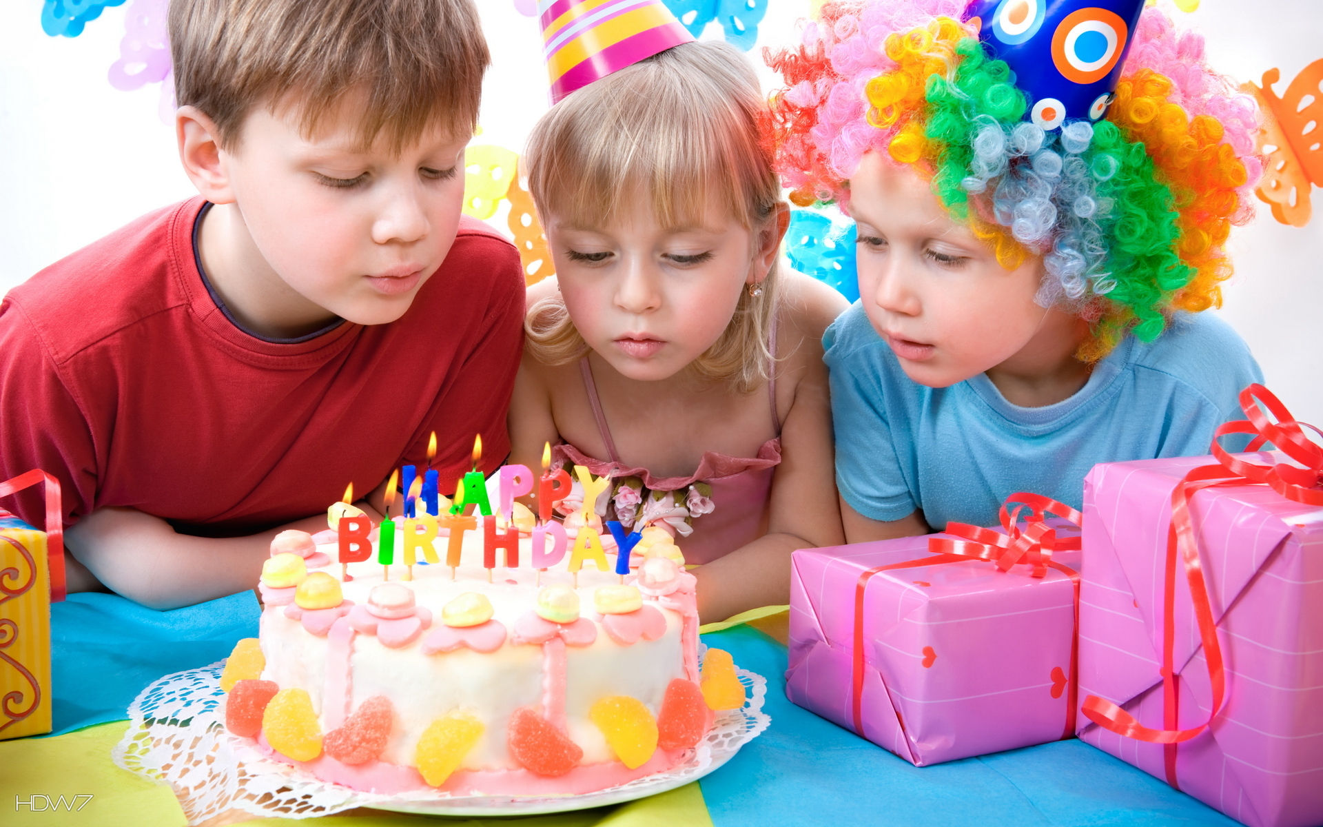 Happy Birthday Kids Party Fruit Cake Candles Presents - Birthday Party Pics Hd - HD Wallpaper 