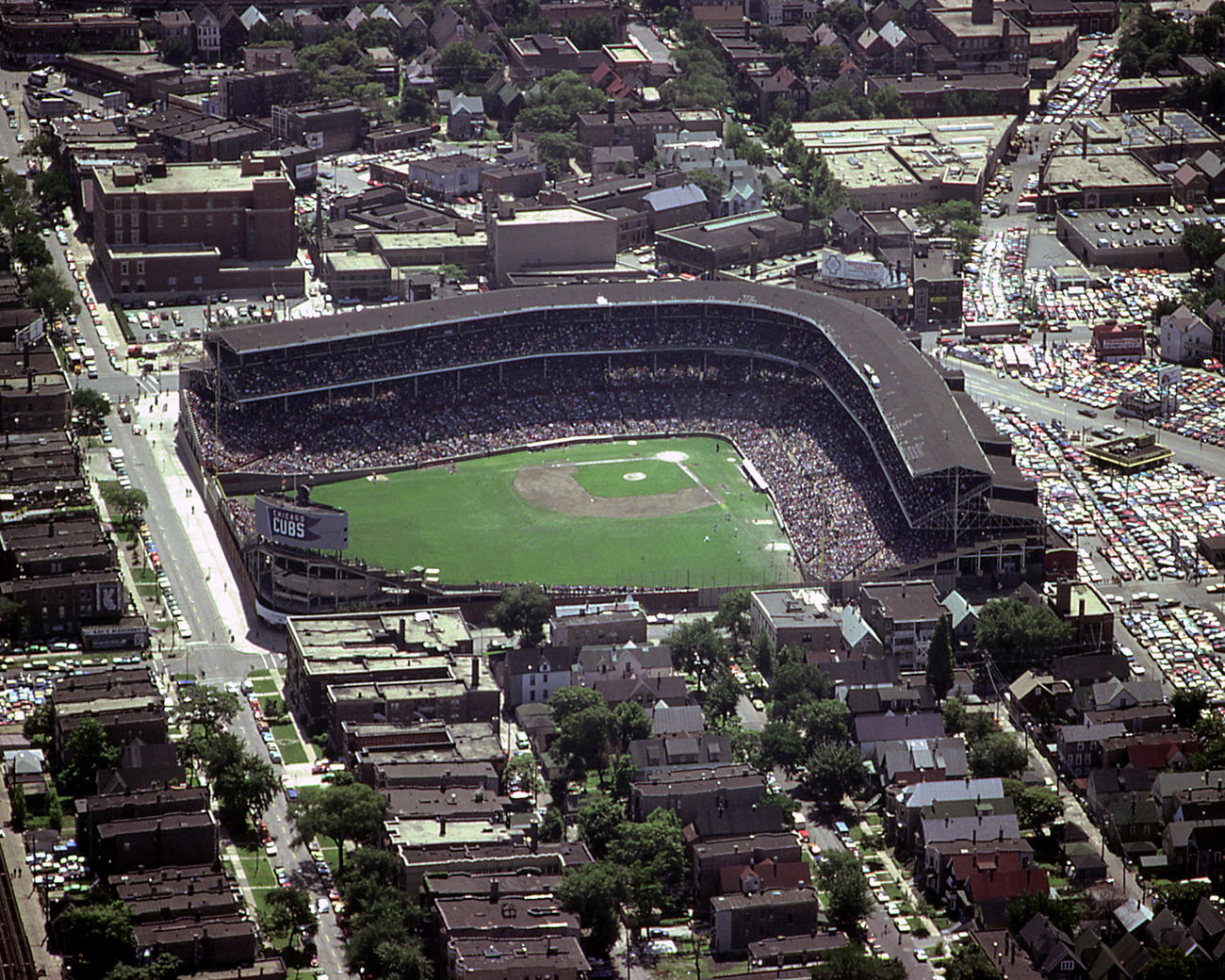 Free Wallpaper Wrigley Field Aerial In The 1980s - Wrigley Field In The 1980s - HD Wallpaper 