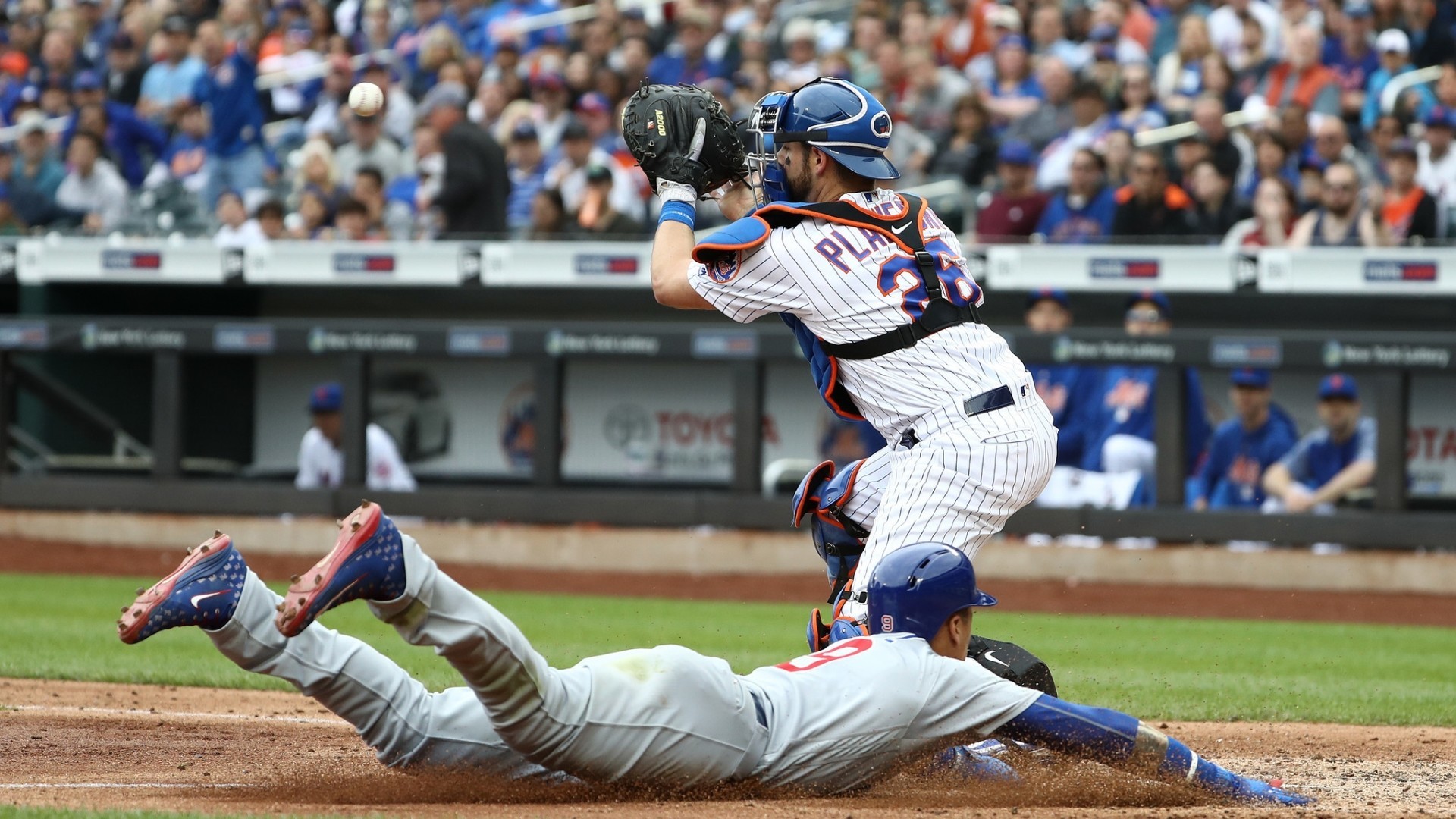 The Chicago Tribune - Javy Baez Stealing Home - HD Wallpaper 