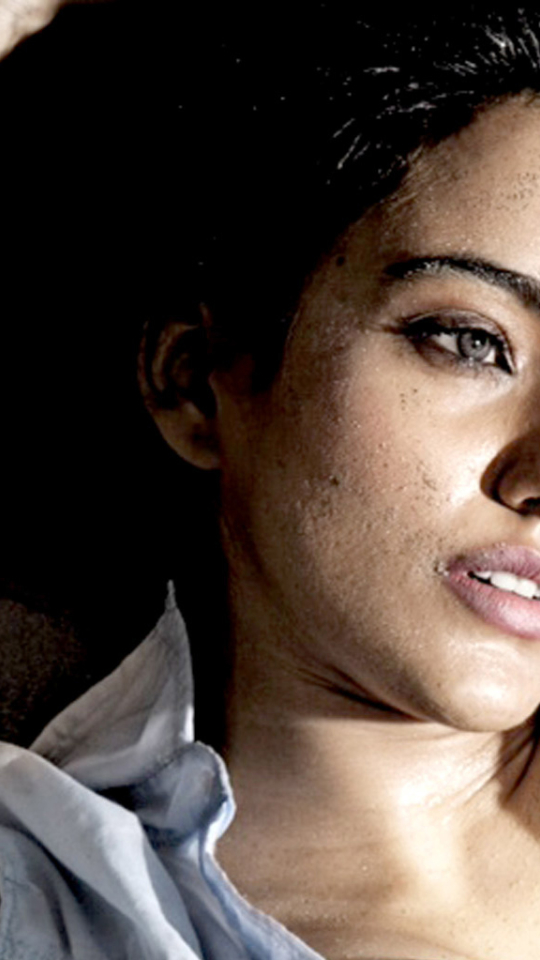 Neha Sharma Sexy Looks - HD Wallpaper 