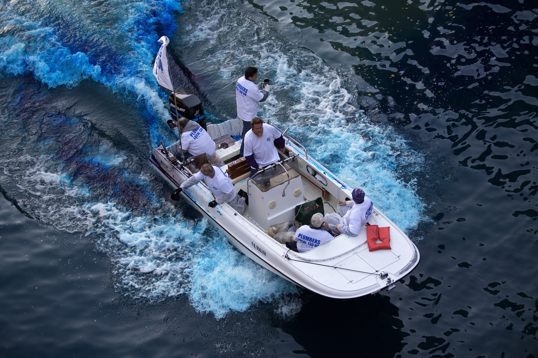 Chicago River Dyed Blue - HD Wallpaper 