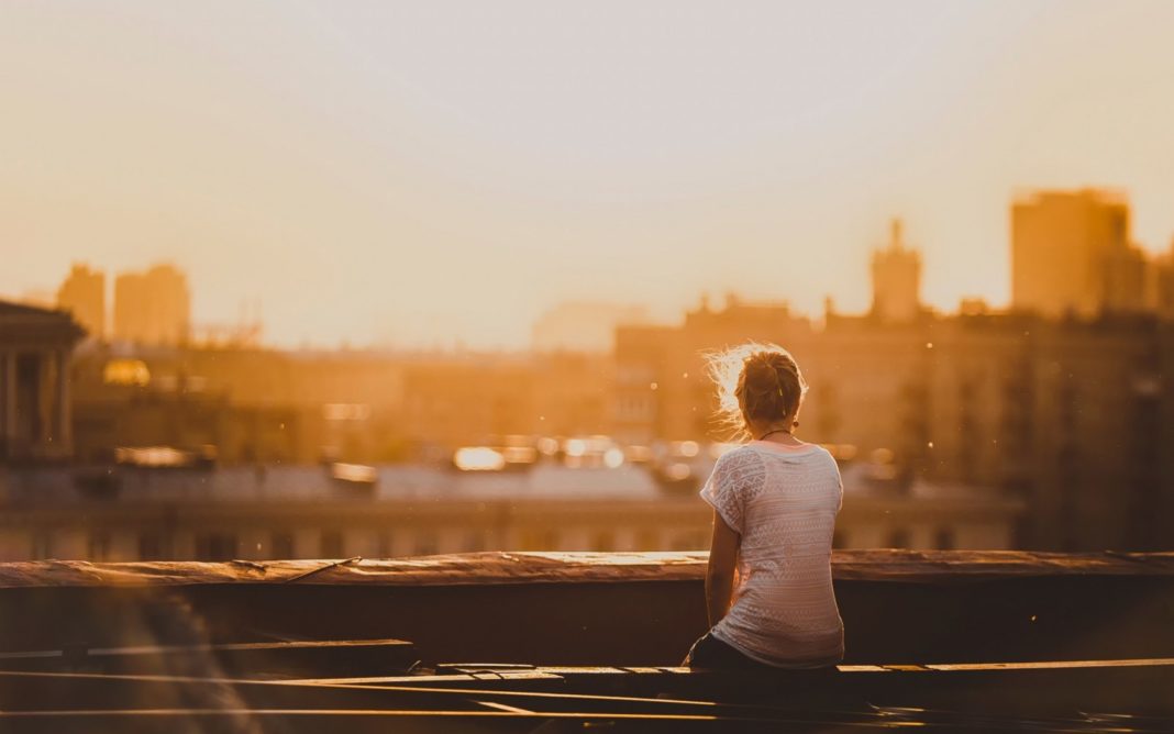 Alone Girl In The City - HD Wallpaper 