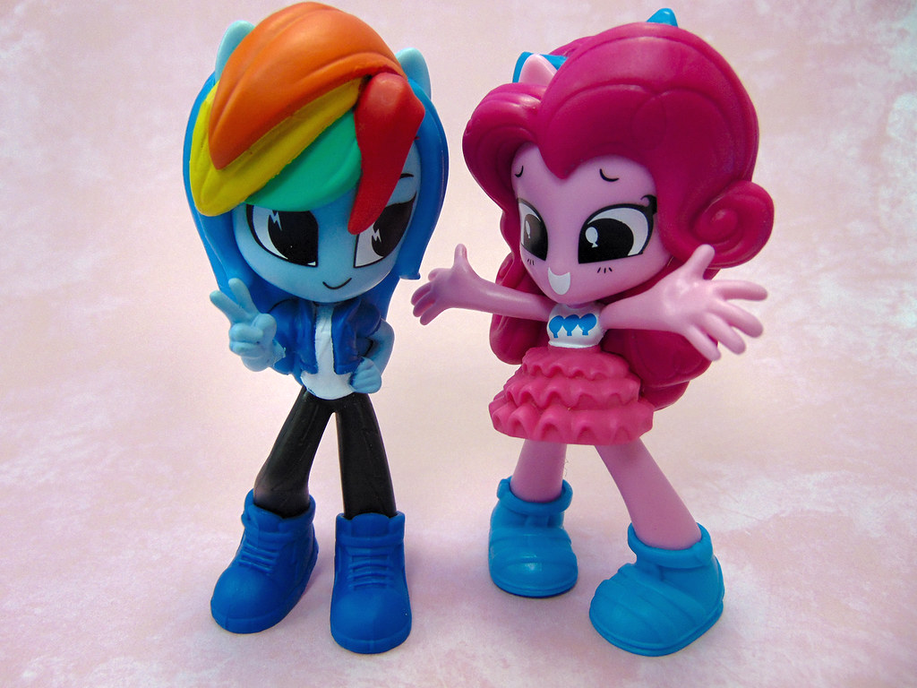 Figurine - HD Wallpaper 