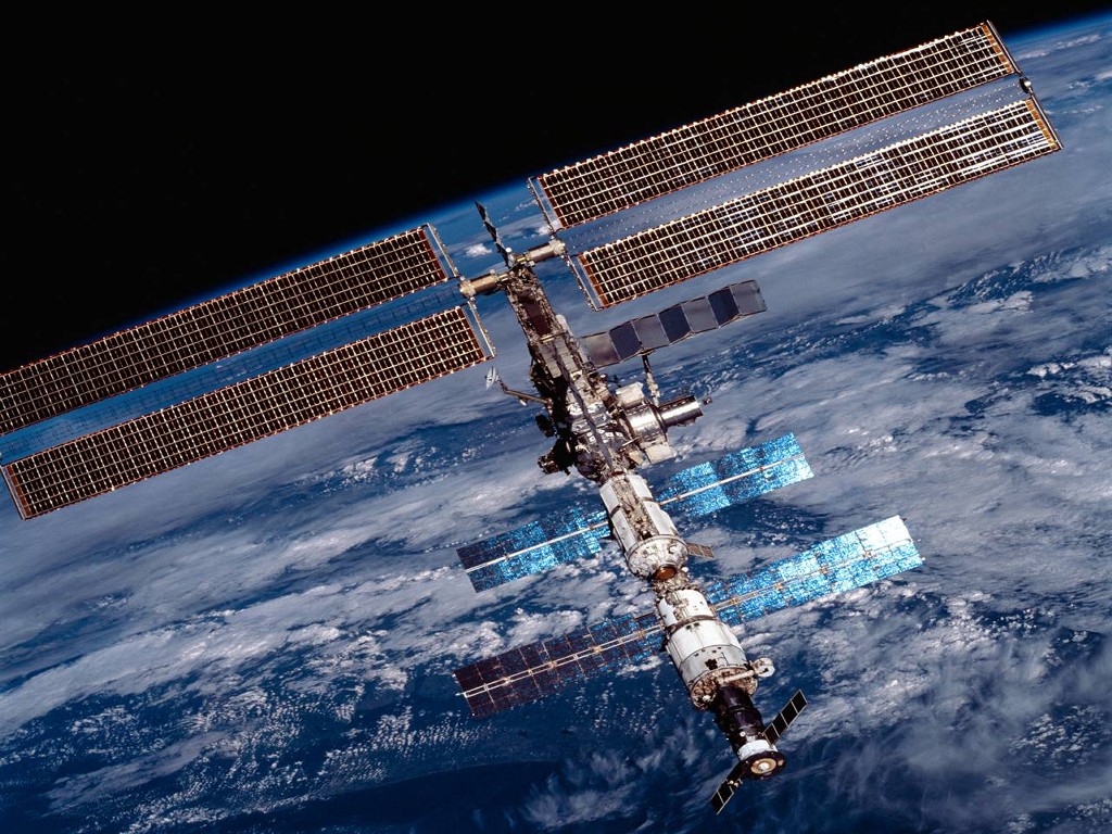 International Space Station Wallpaper Hd - Iss 2001 - HD Wallpaper 