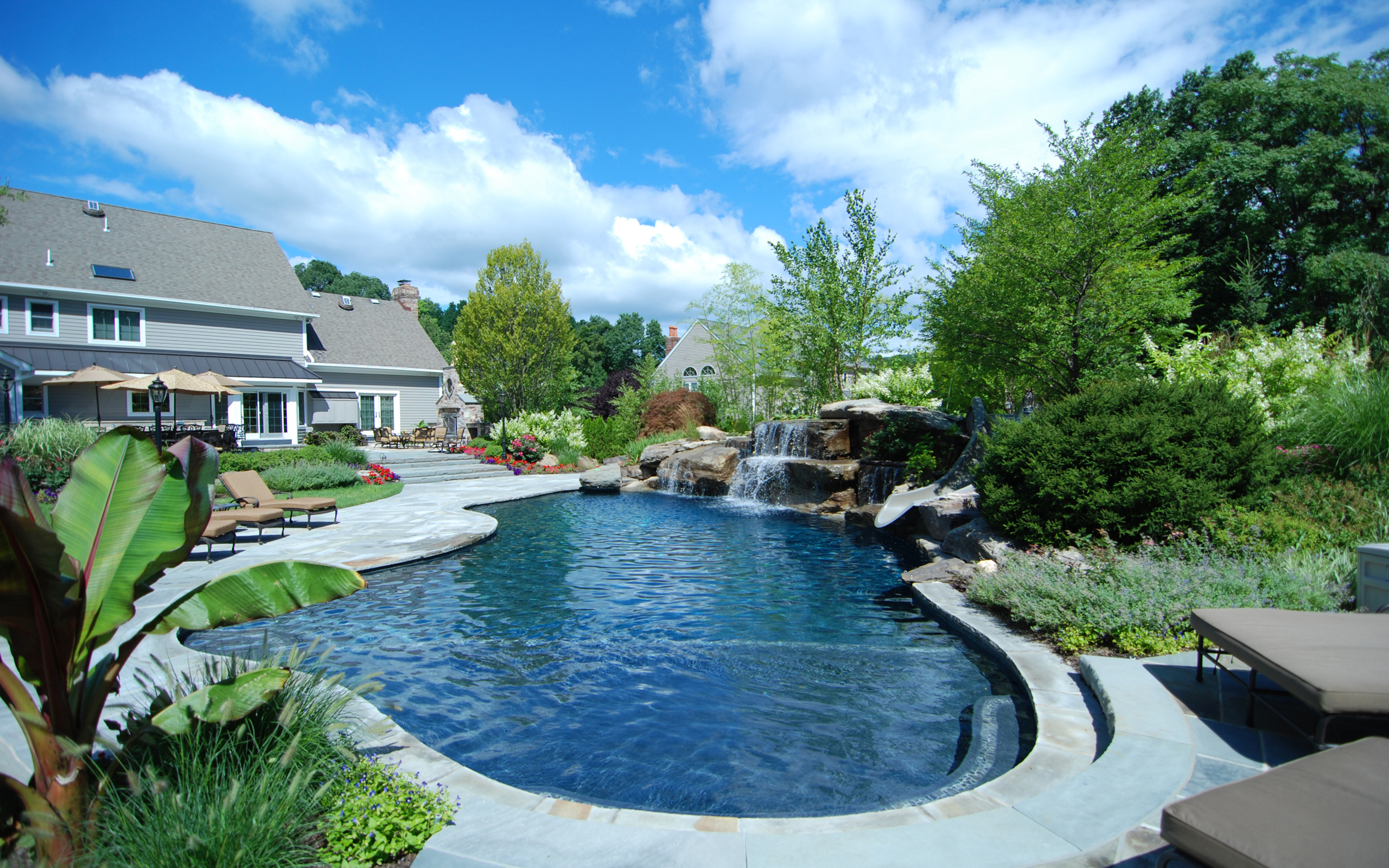 Backyards With Beautiful Pools - HD Wallpaper 