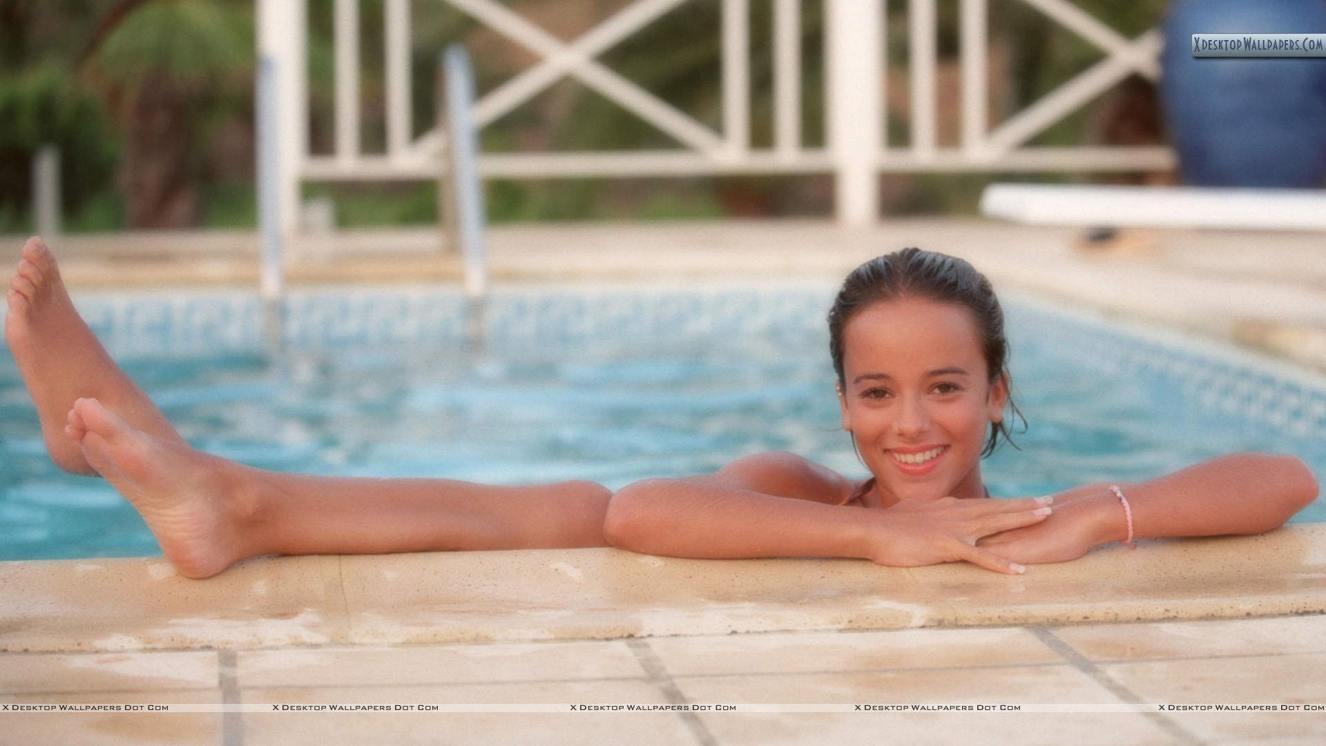 Alizee Feet - HD Wallpaper 