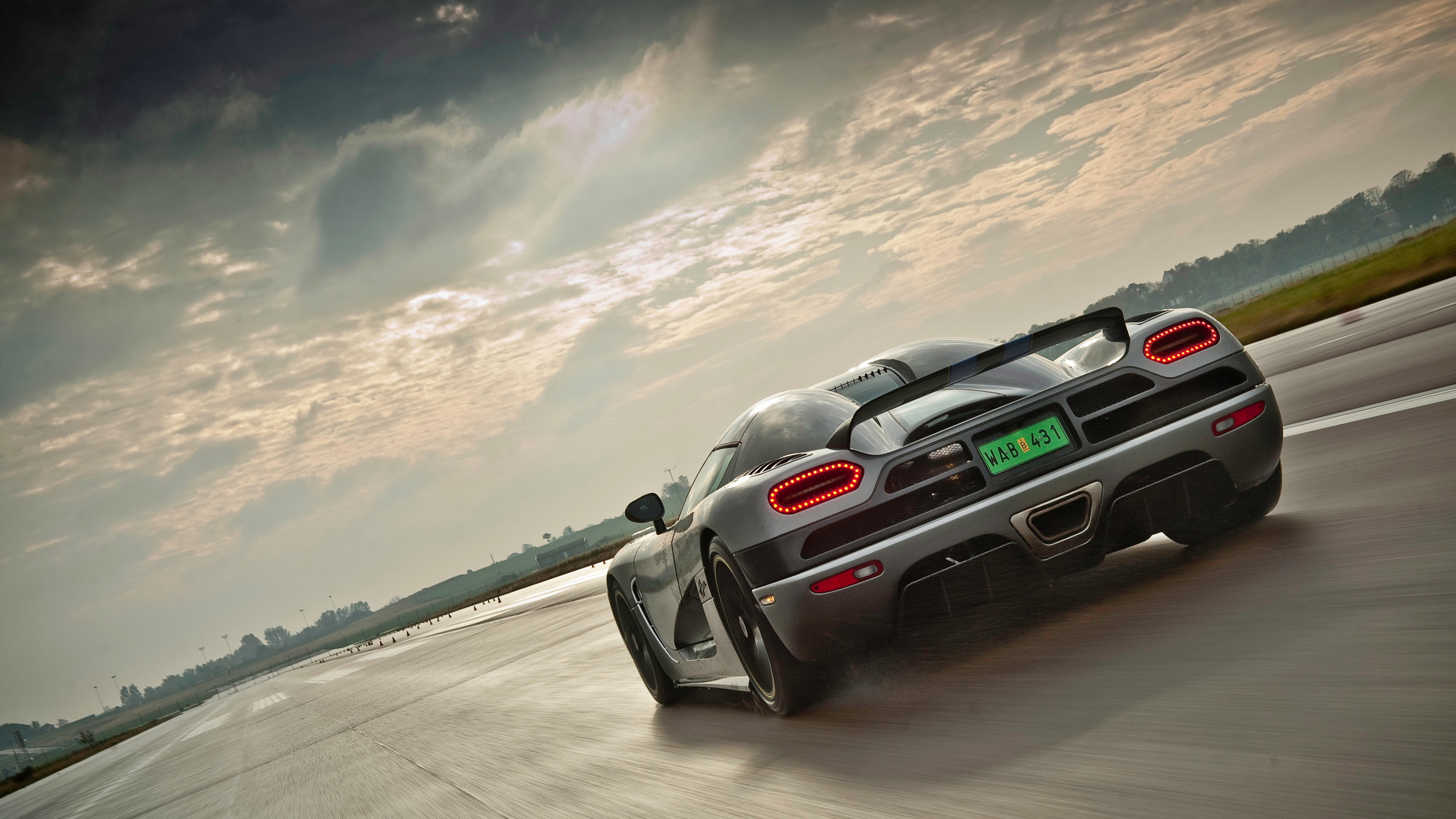 Koenigsegg Agera Prototype Rear - Car Wallpaper Koenigsegg - HD Wallpaper 