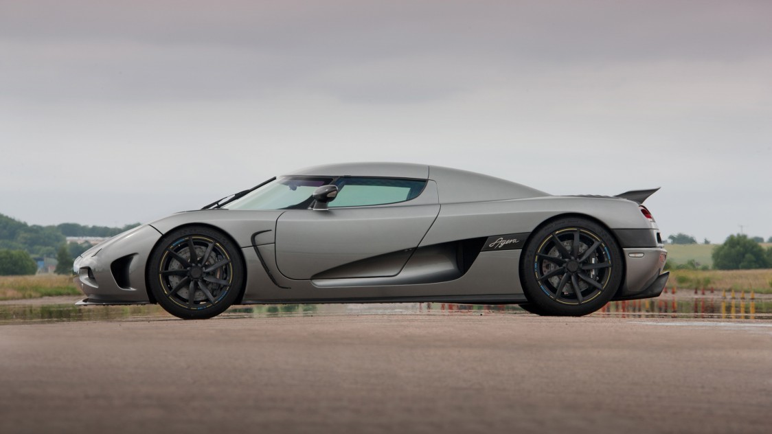 Koenigsegg Agera Side View - HD Wallpaper 