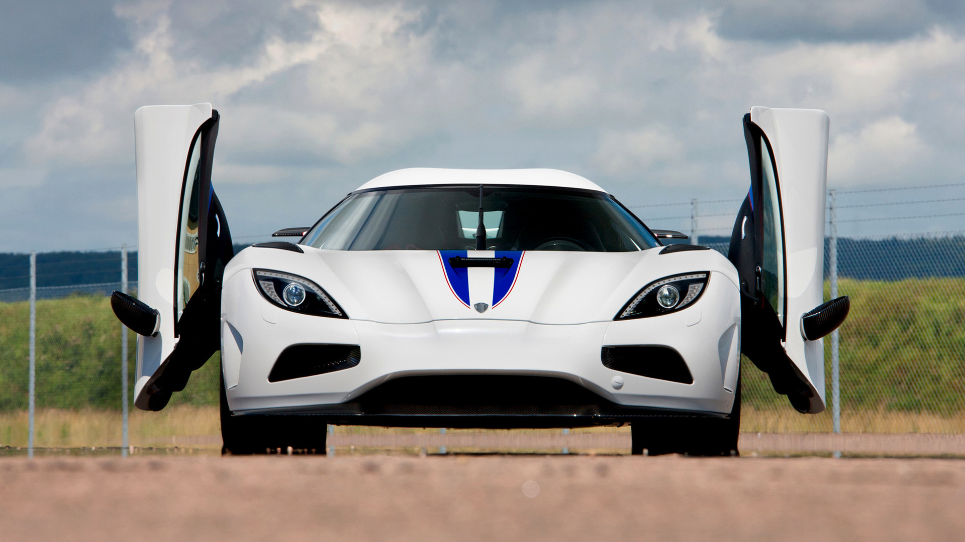 Super Photo Of Koenigsegg Agera R - HD Wallpaper 