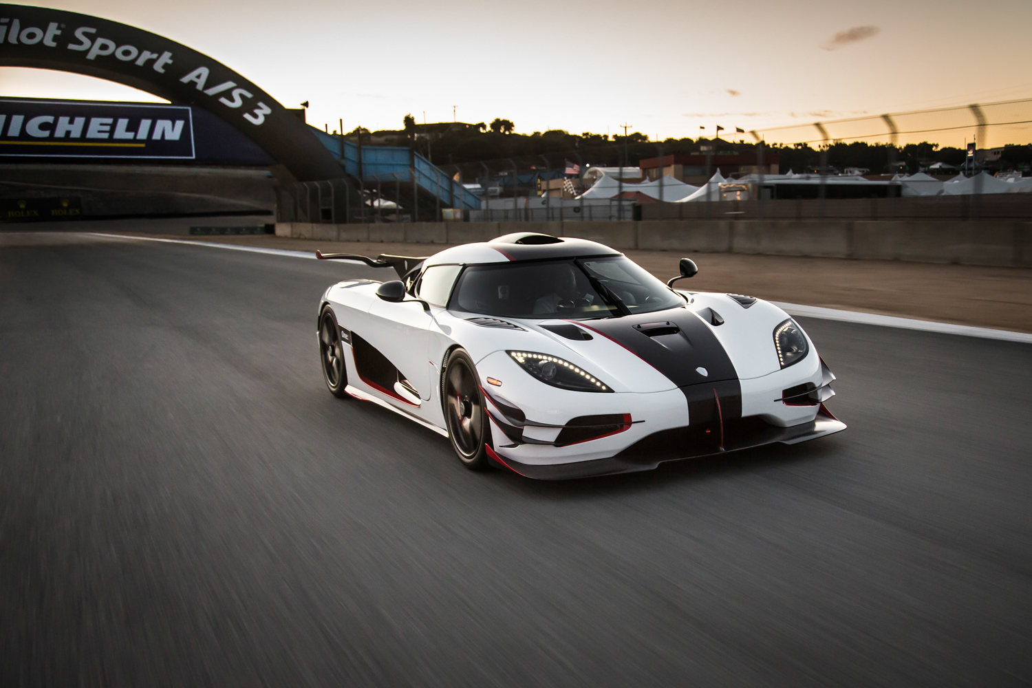 Hd Quality Wallpaper - Koenigsegg One 1 - HD Wallpaper 