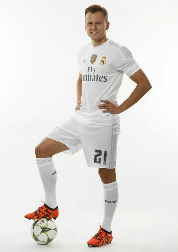 Denis Cheryshev Wallpaper Download-10 - Player - HD Wallpaper 