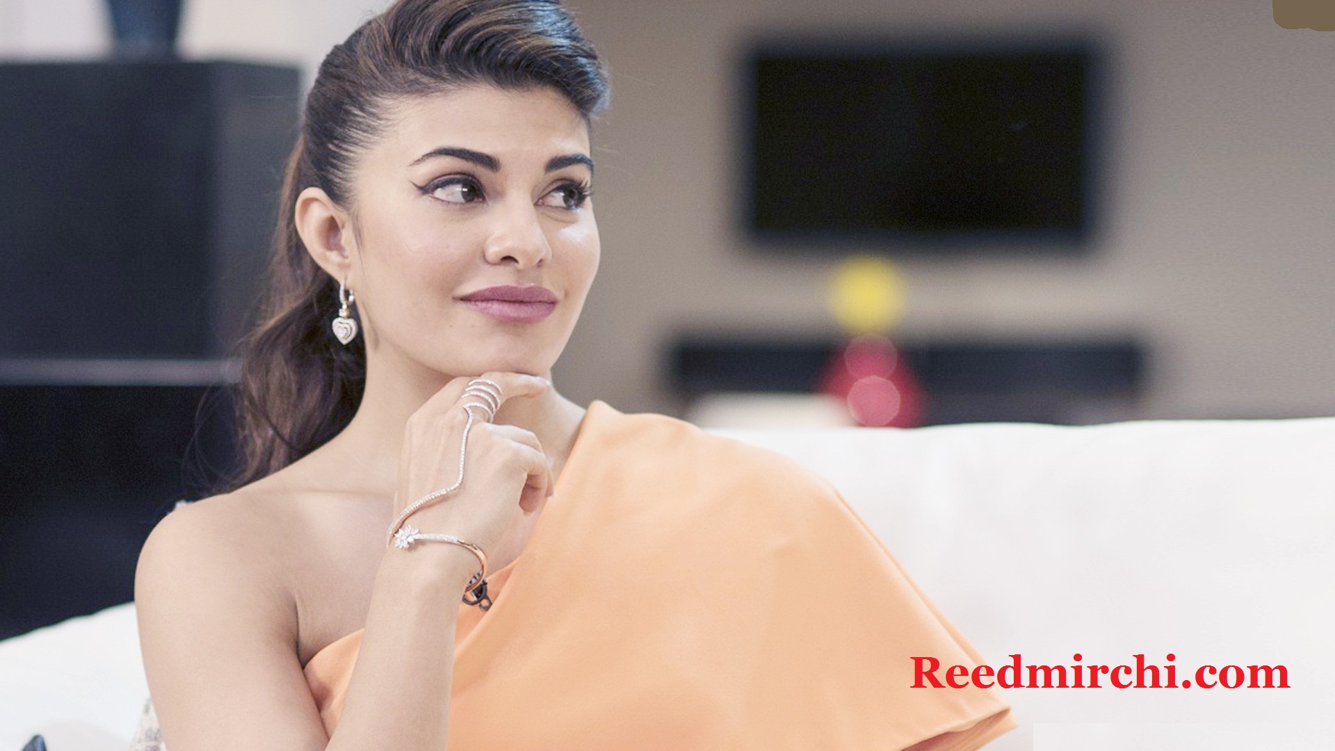 Ultra Hd Jacqueline Fernandez Hd Wallpaper Pink - HD Wallpaper 