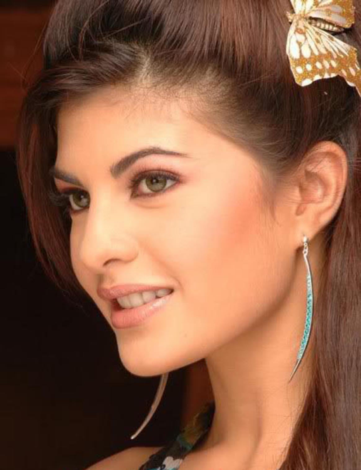 Sweet Jacqueline - Jacqueline Fernandez Side Face - HD Wallpaper 