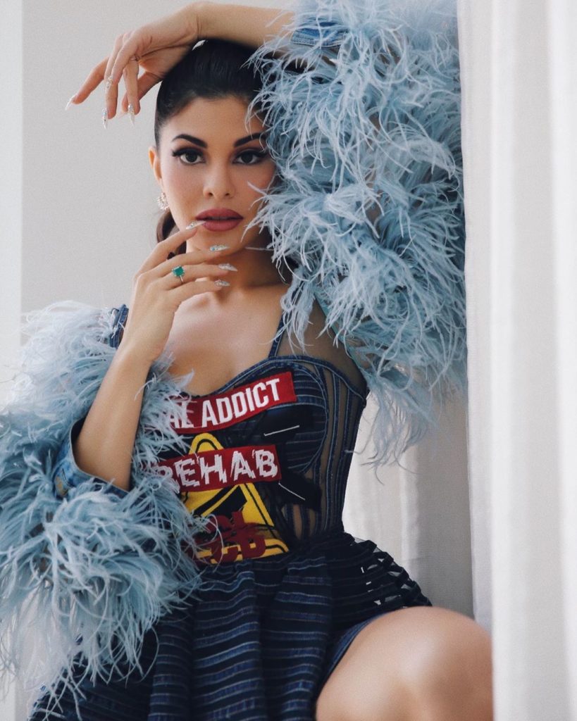 Jacqueline Fernandez New Out Fit - HD Wallpaper 