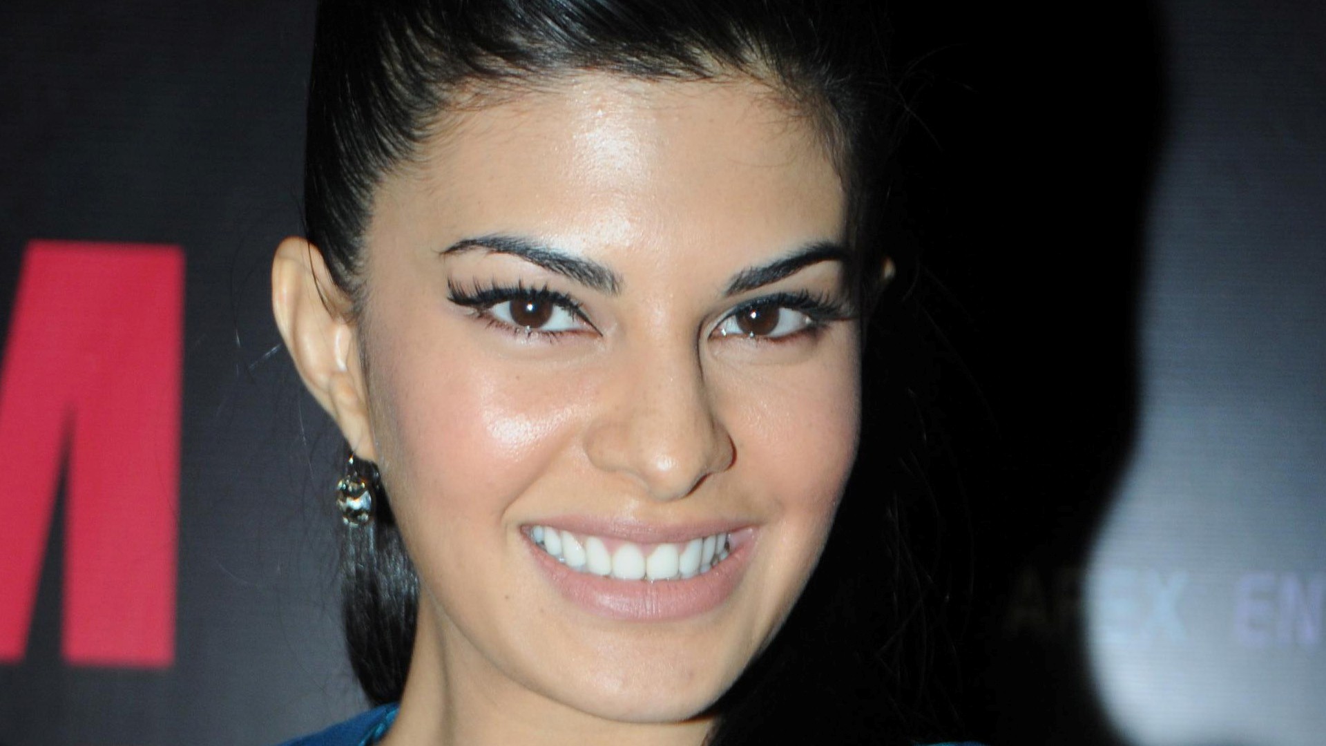 Beautiful Smile Face Of Actress Jacqueline Fernandez - Jacqueline Fernández Hot Face - HD Wallpaper 