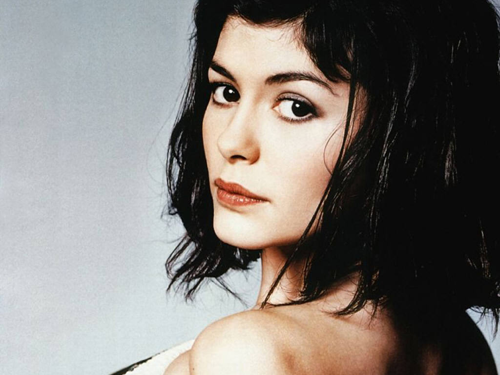 Audrey Tautou - HD Wallpaper 