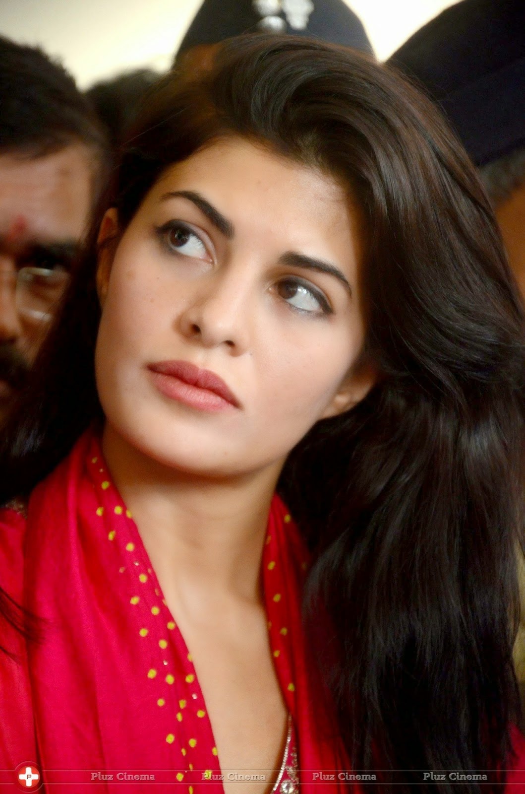 Jacqueline Fernandez New Photo Download - HD Wallpaper 