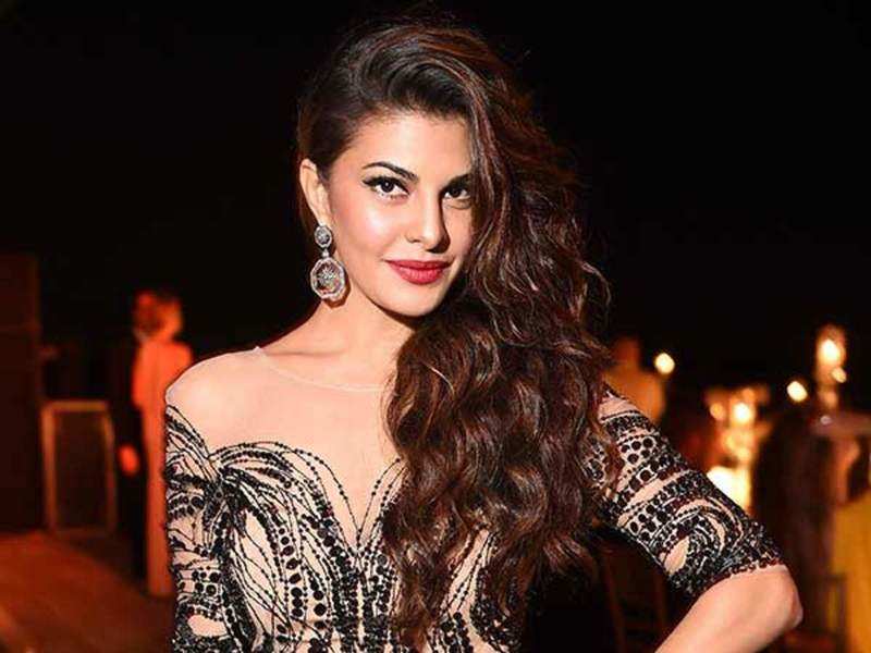 Jacqueline Fernandez Huda Beauty - HD Wallpaper 