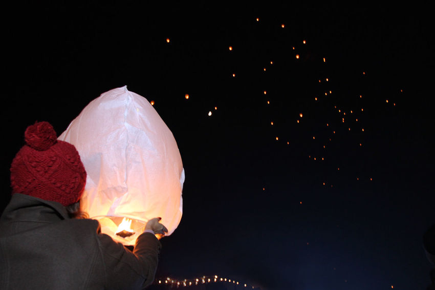 Sky Lantern - HD Wallpaper 