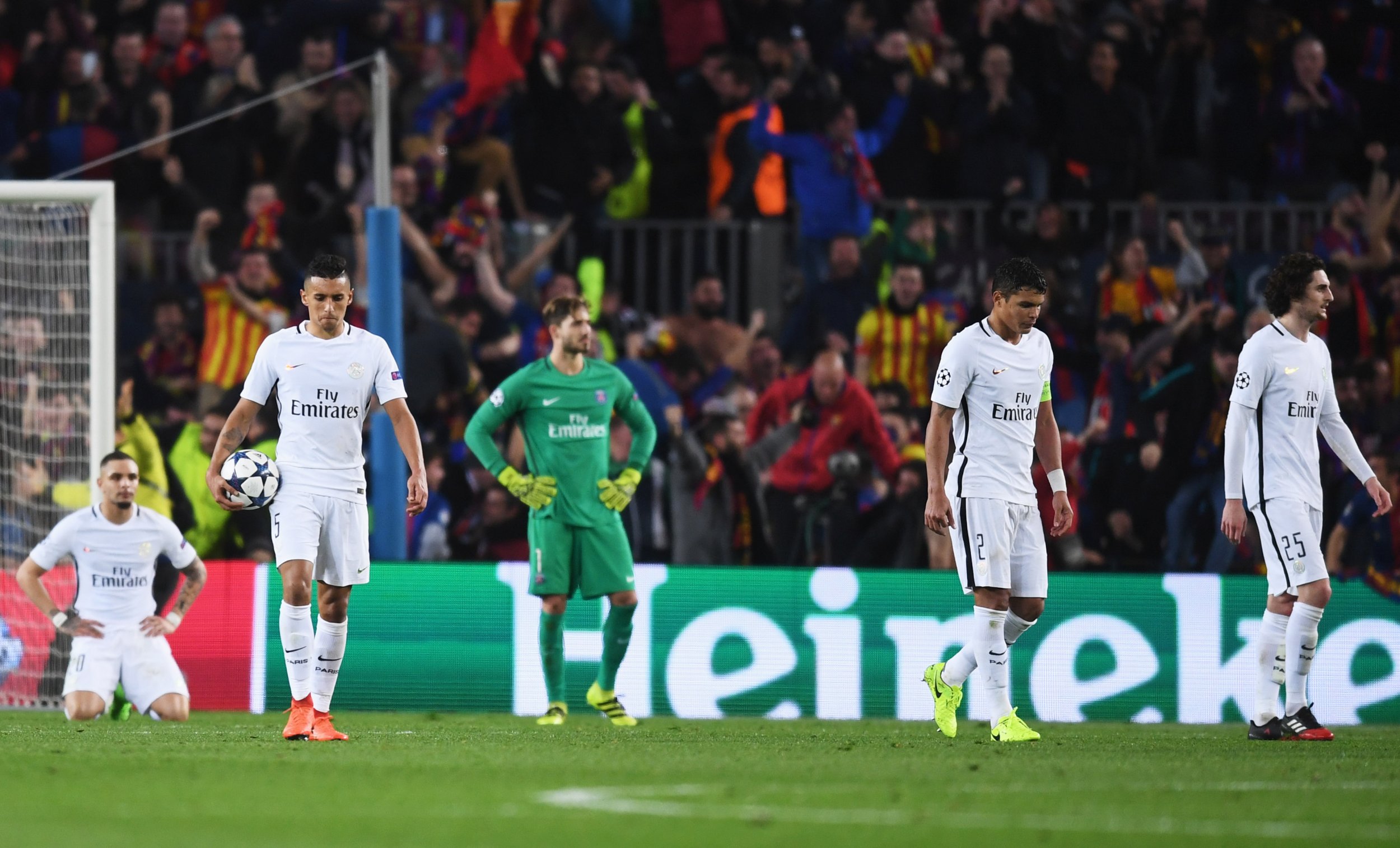 Psg Players React To Their Barcelona Defeat At Camp - Psg Lost Barcelona 6 1 - HD Wallpaper 
