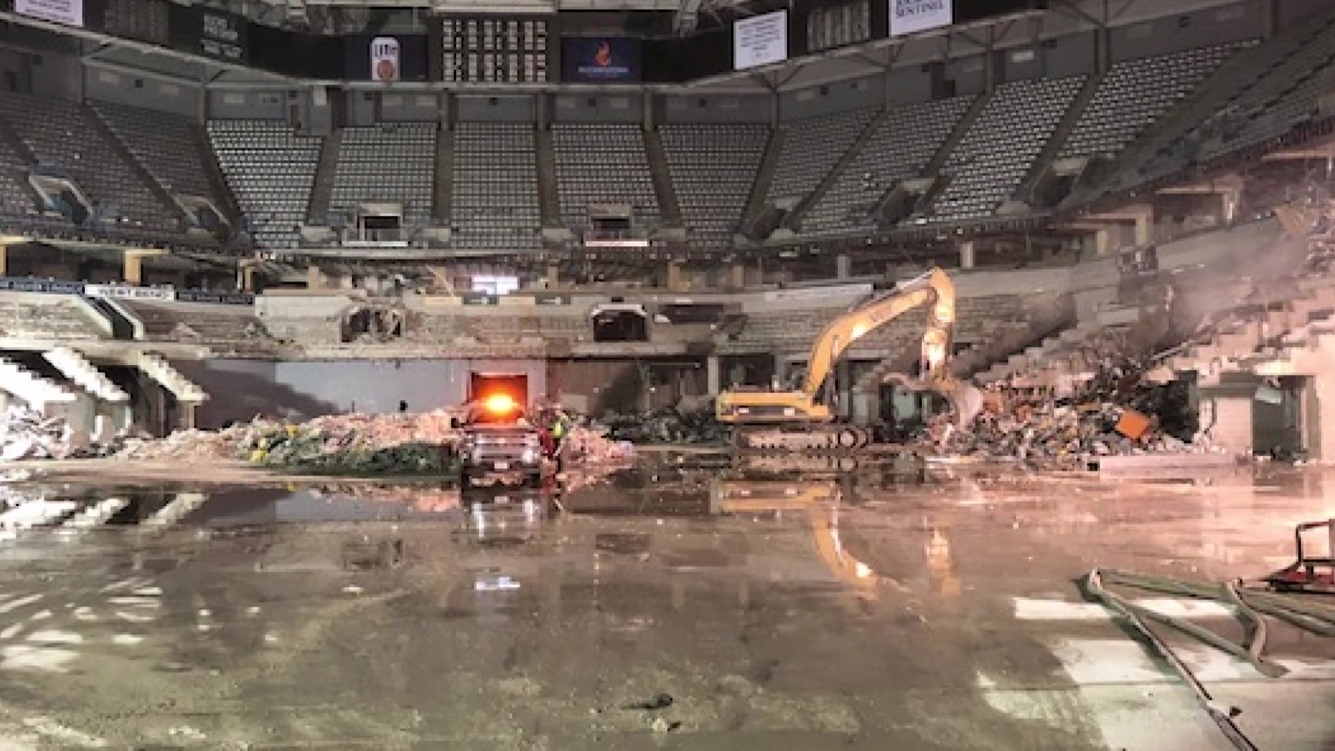 Inside Of Bradley Center After Demolition - HD Wallpaper 