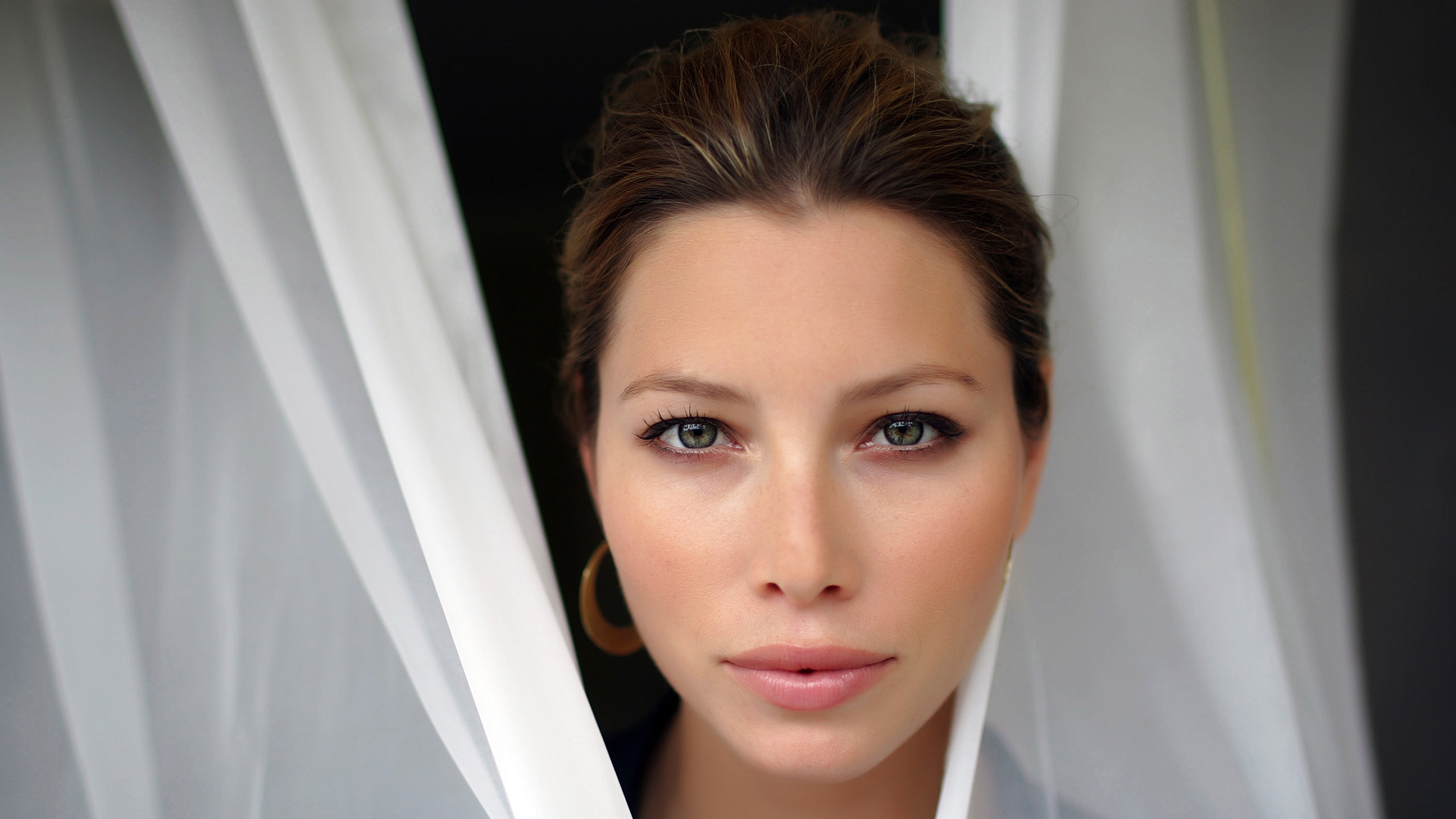 Jessica Biel Closeup - HD Wallpaper 