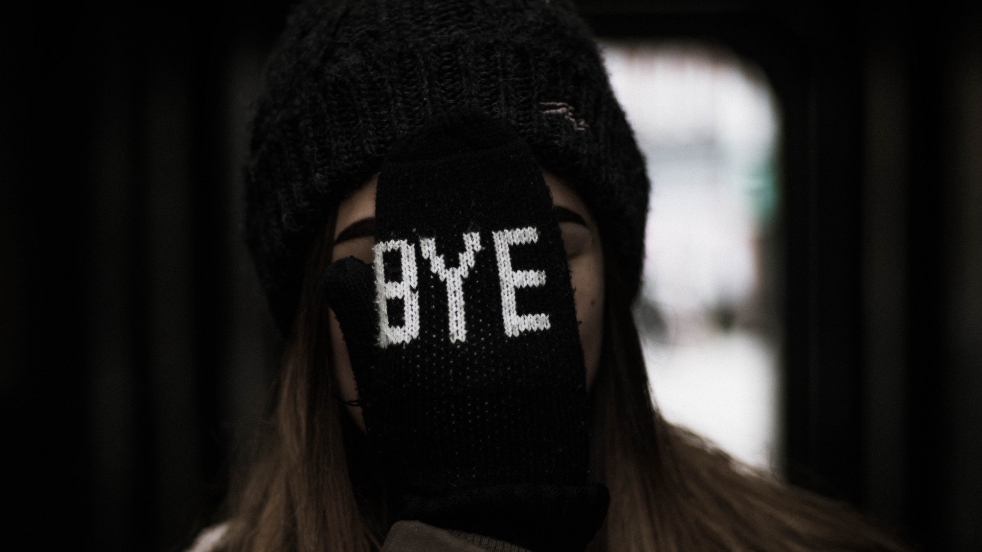 Wallpaper Face, Mitt, Inscription, Bye - Ariana Grande Ridiculous Album - HD Wallpaper 