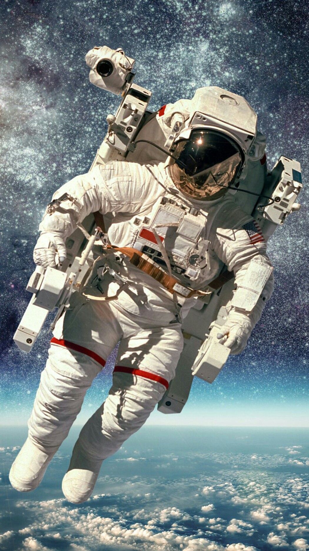 Astronaut - HD Wallpaper 