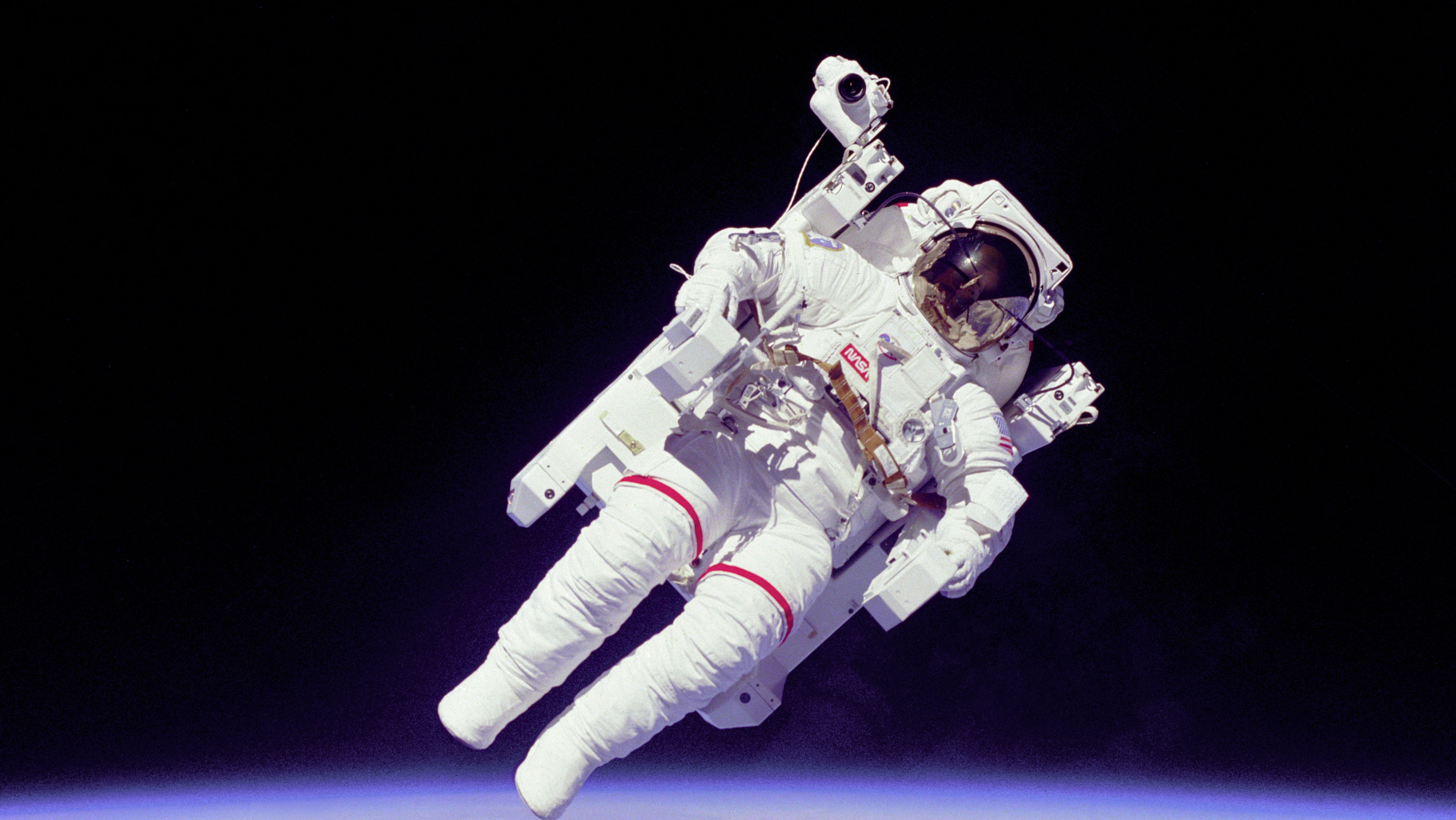 Great Astronaut - Jet Pack In Space - HD Wallpaper 