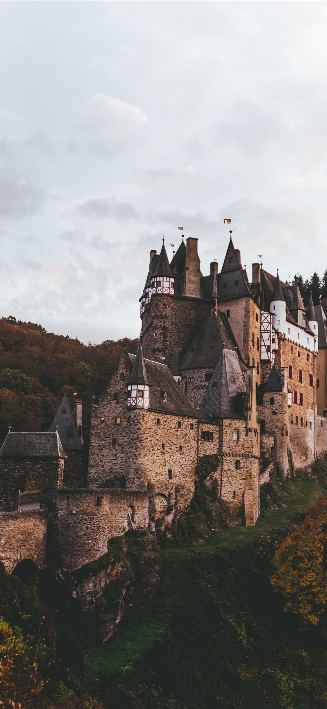 Burg Eltz - HD Wallpaper 