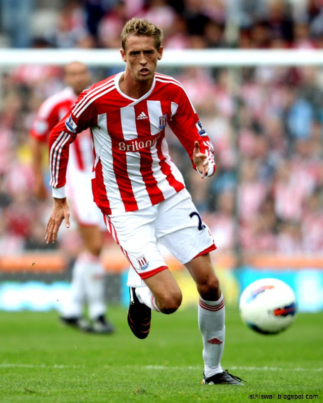 Peter Crouch Pictures Stoke City V Liverpool Premier - Jugadores Del Stoke City - HD Wallpaper 