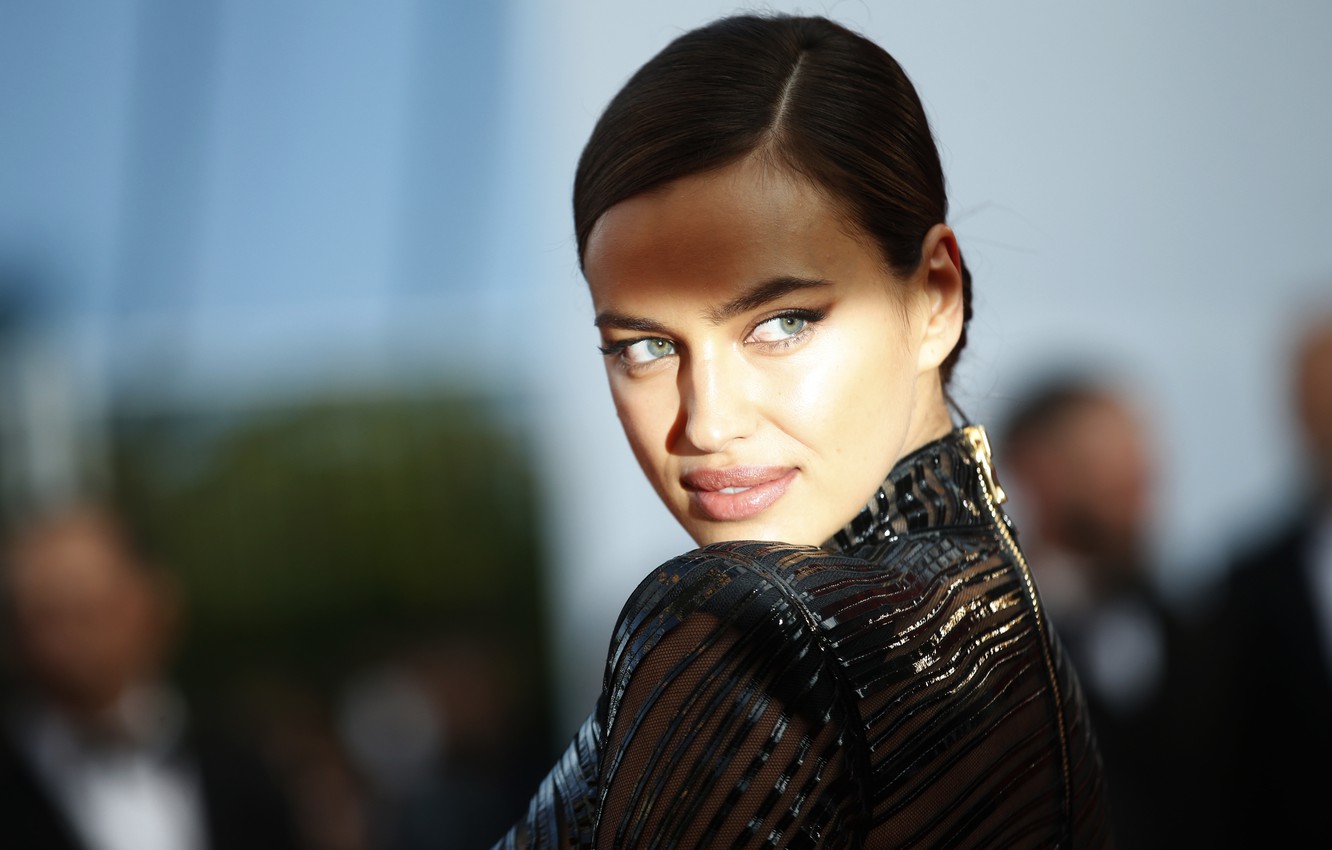 Photo Wallpaper Look, Pose, Model, Shadow, Makeup, - Irina Shayk Hairstyles - HD Wallpaper 