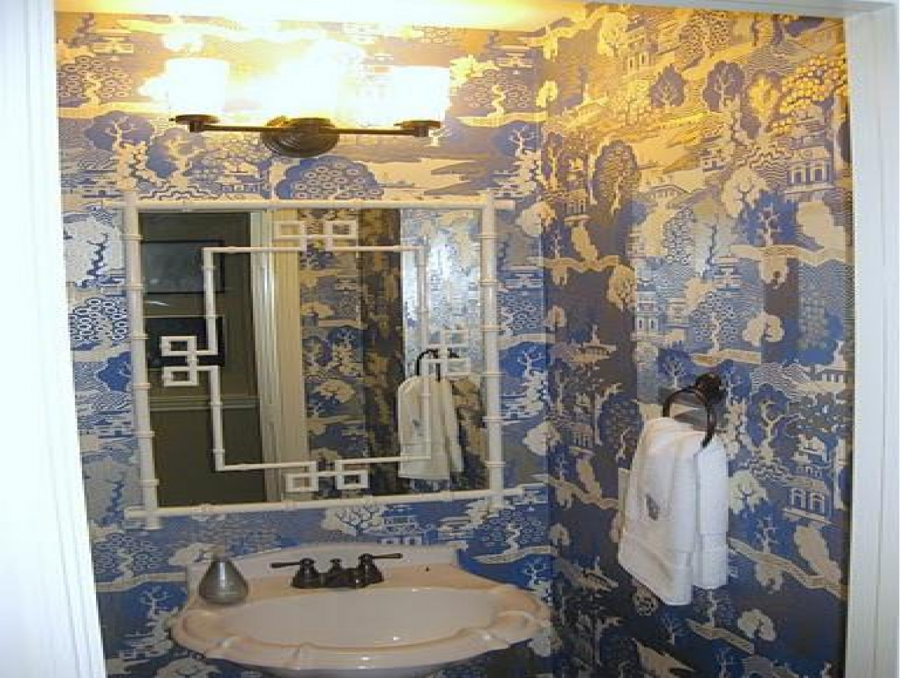 Toile Wallpaper Powder Room - HD Wallpaper 