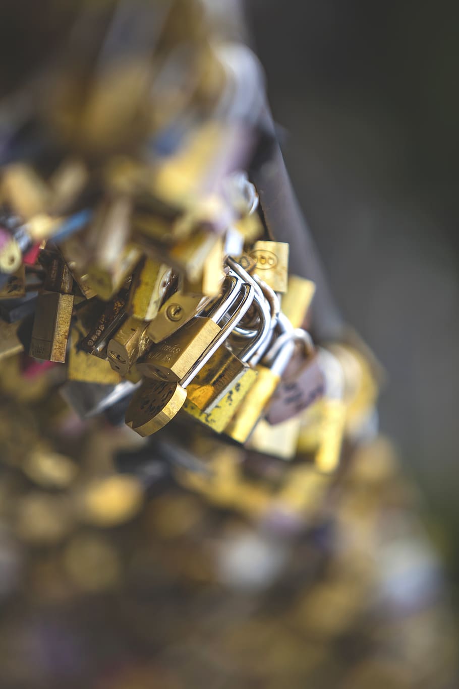 France, Paris, Love, Locks, City, Bokeh, Art, Earth, - Brass - HD Wallpaper 