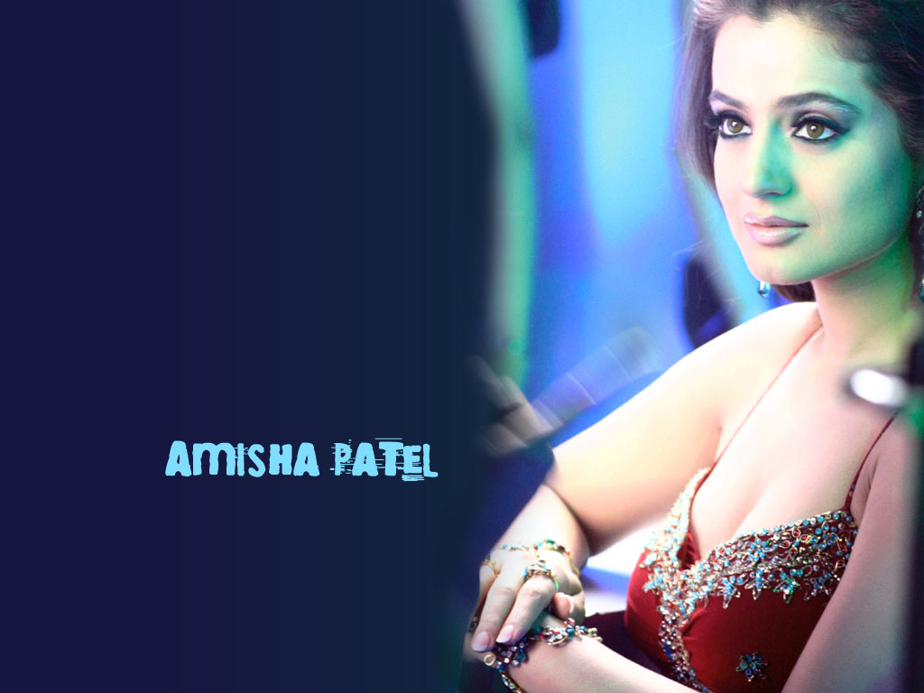 Ameesha Patel - HD Wallpaper 