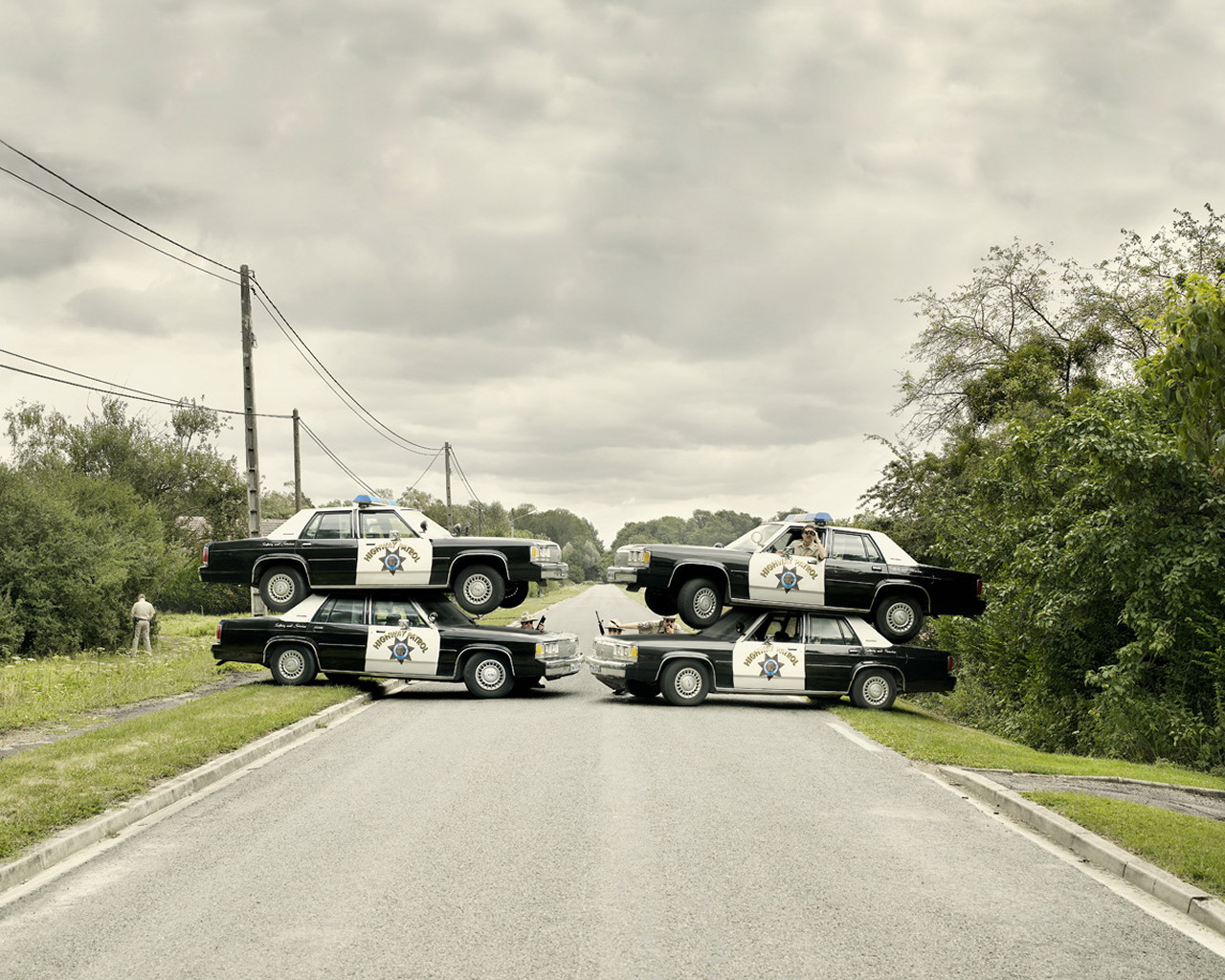 Funny Roadblock - HD Wallpaper 