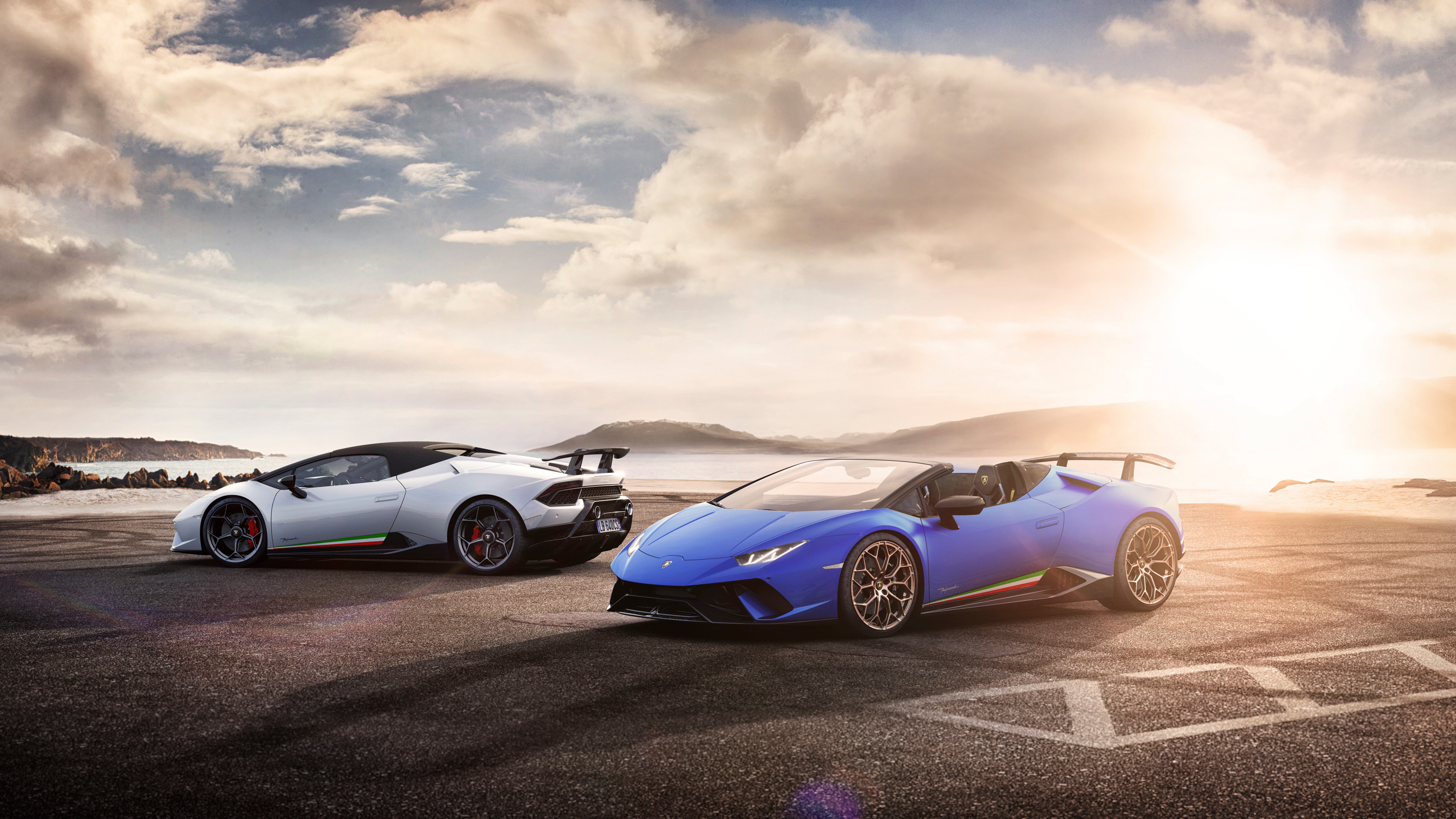 Lamborghini Huracan Performante Spyder Blu - HD Wallpaper 