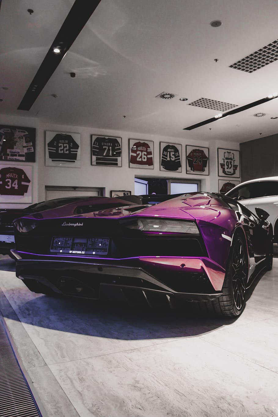 Purple Lamborghini Wallpaper - HD Wallpaper 
