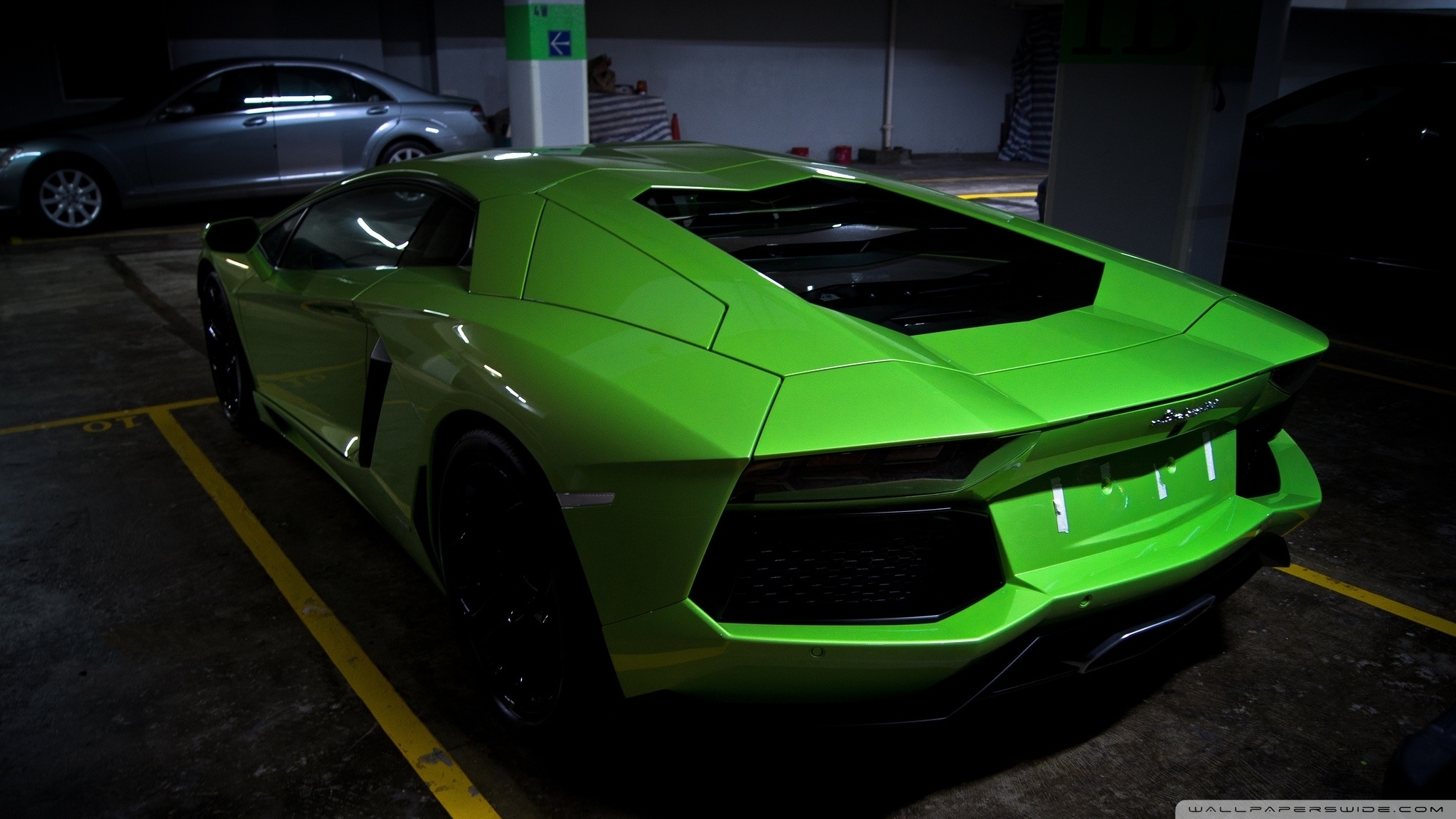 Green Lamborghini Wallpaper Hd - HD Wallpaper 