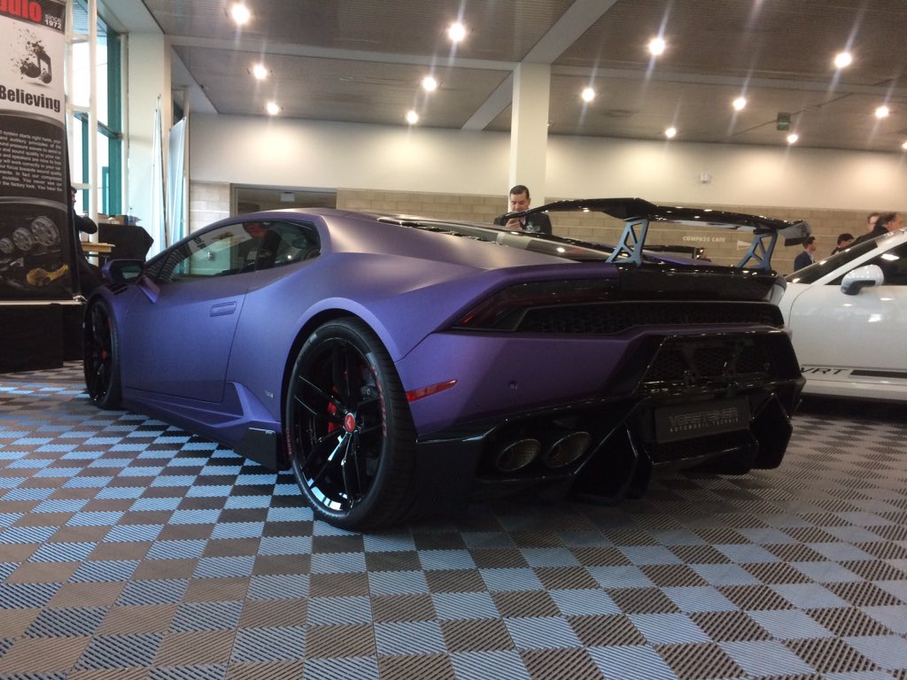 Garage Flooring - HD Wallpaper 