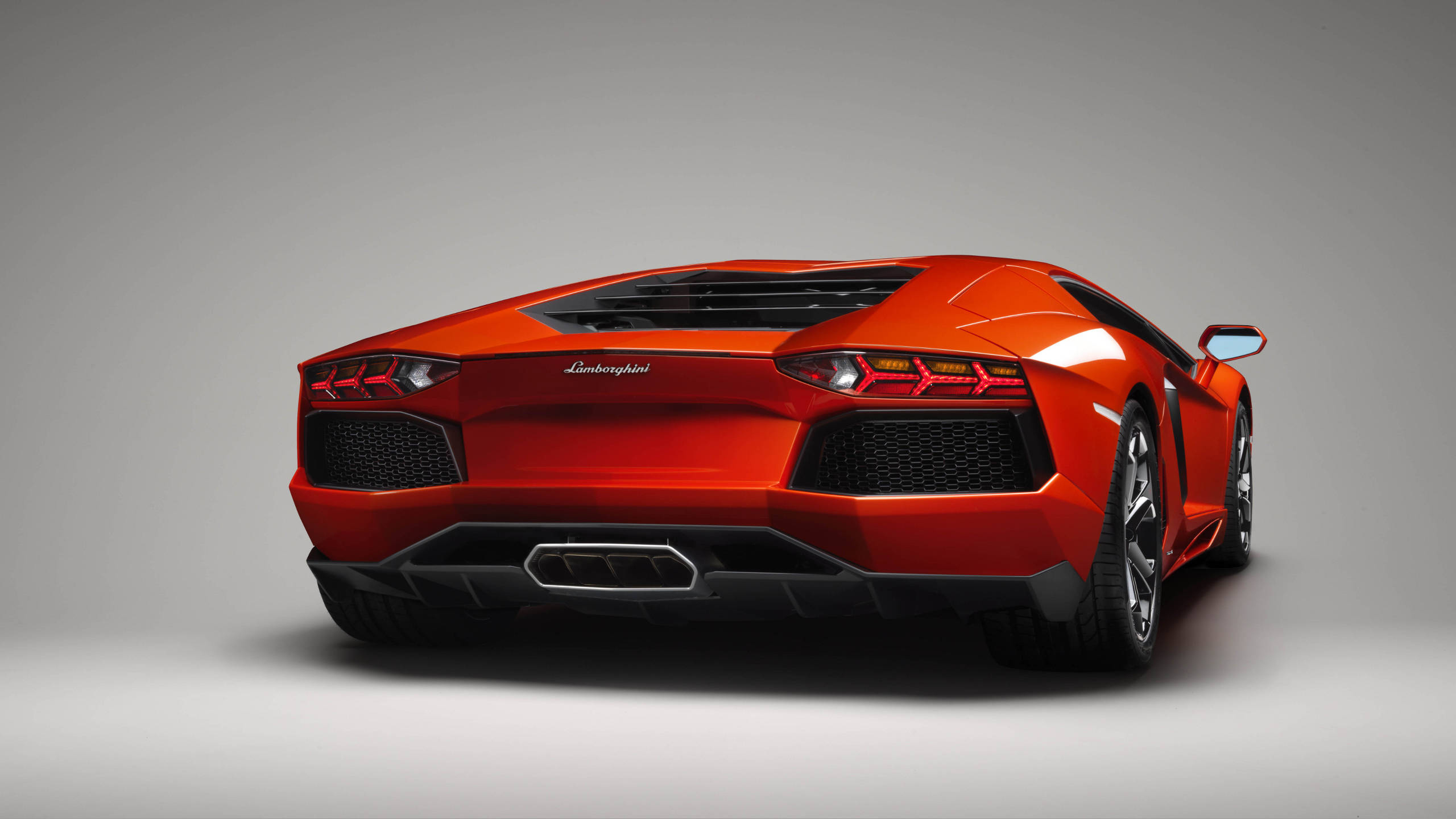 Lamborghini Wallpapers Pack By Wallpaperxyz - Back View Of Lamborghini Aventador - HD Wallpaper 