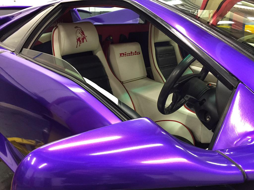 Auto Show - HD Wallpaper 