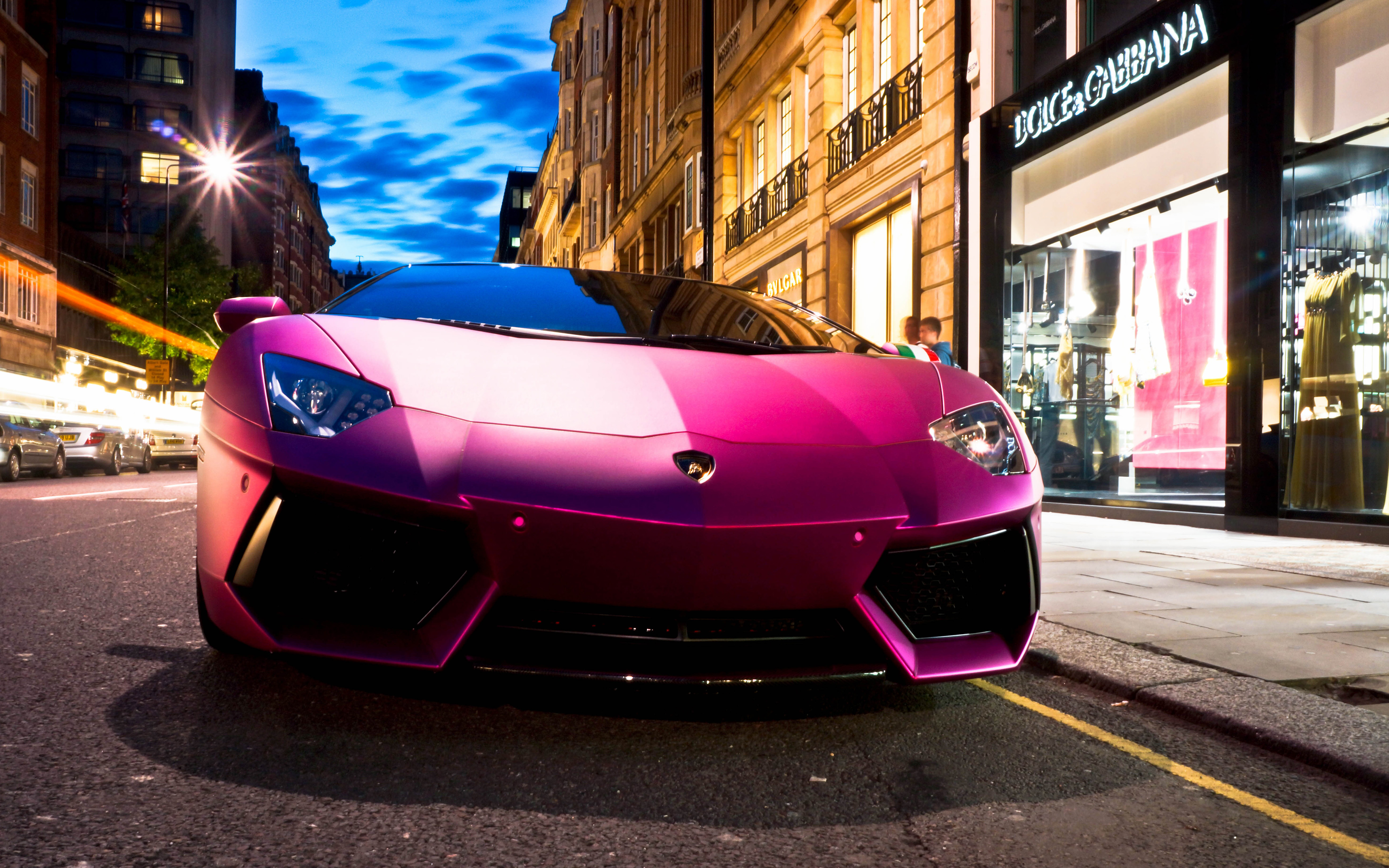 Pink Lamborghini In Paris - HD Wallpaper 