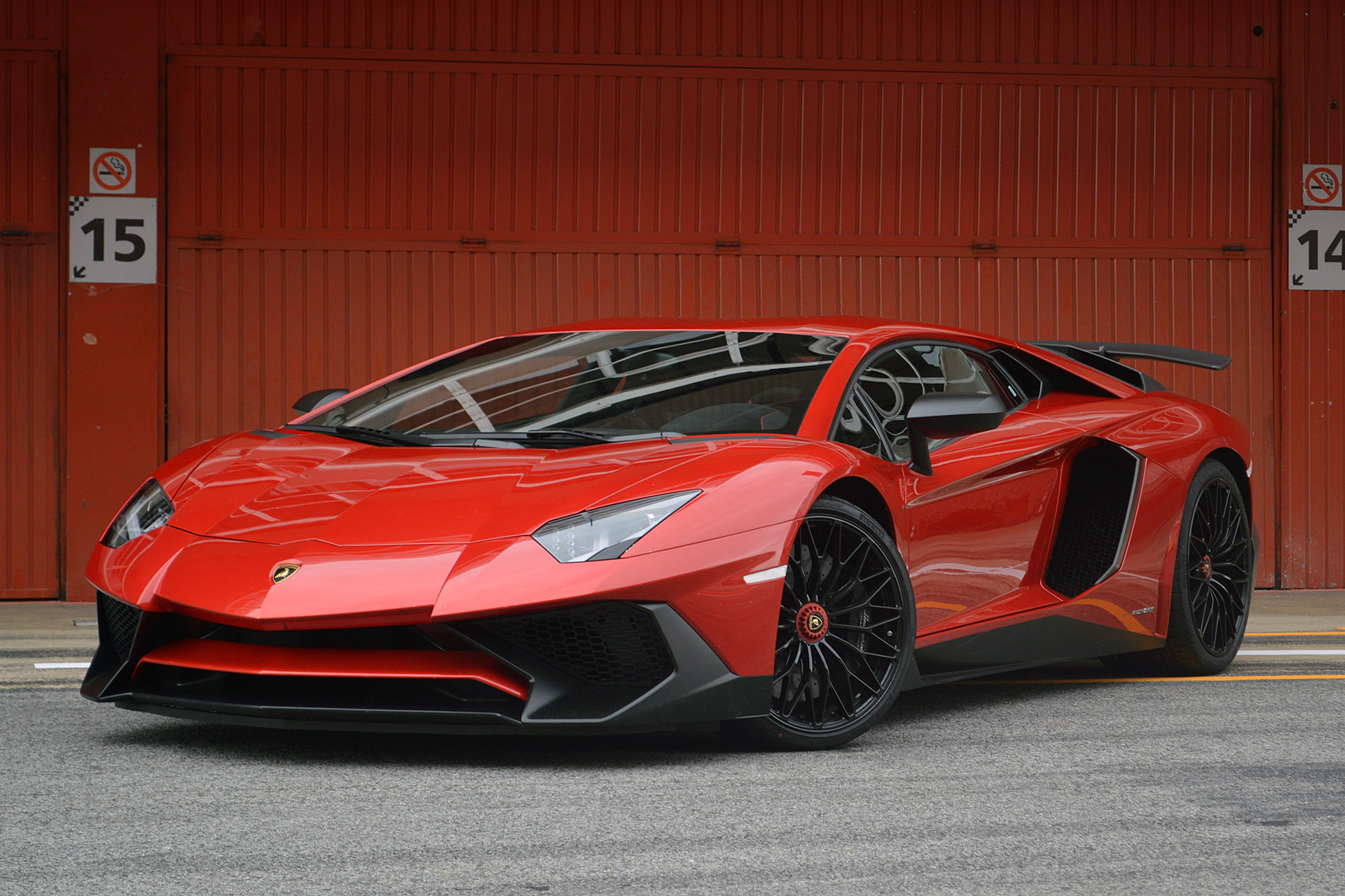 01 2016 Lamborghini Aventador Sv Fd - 2016 Lamborghini Aventador Lp750 4 - HD Wallpaper 