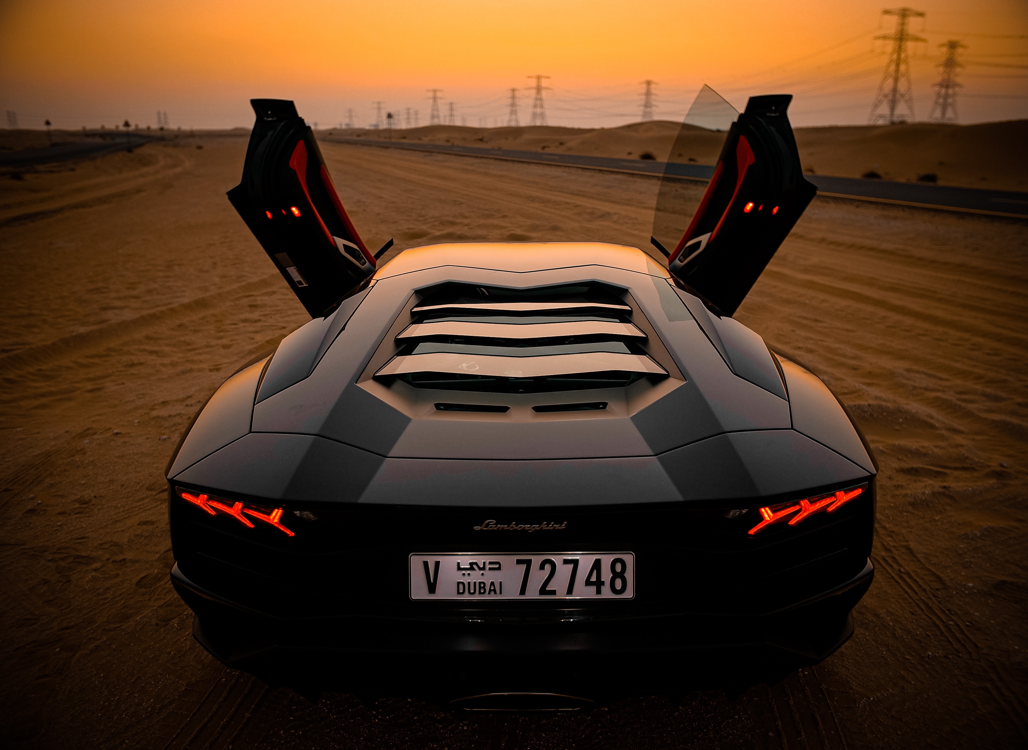Dubai Lamborghini - HD Wallpaper 