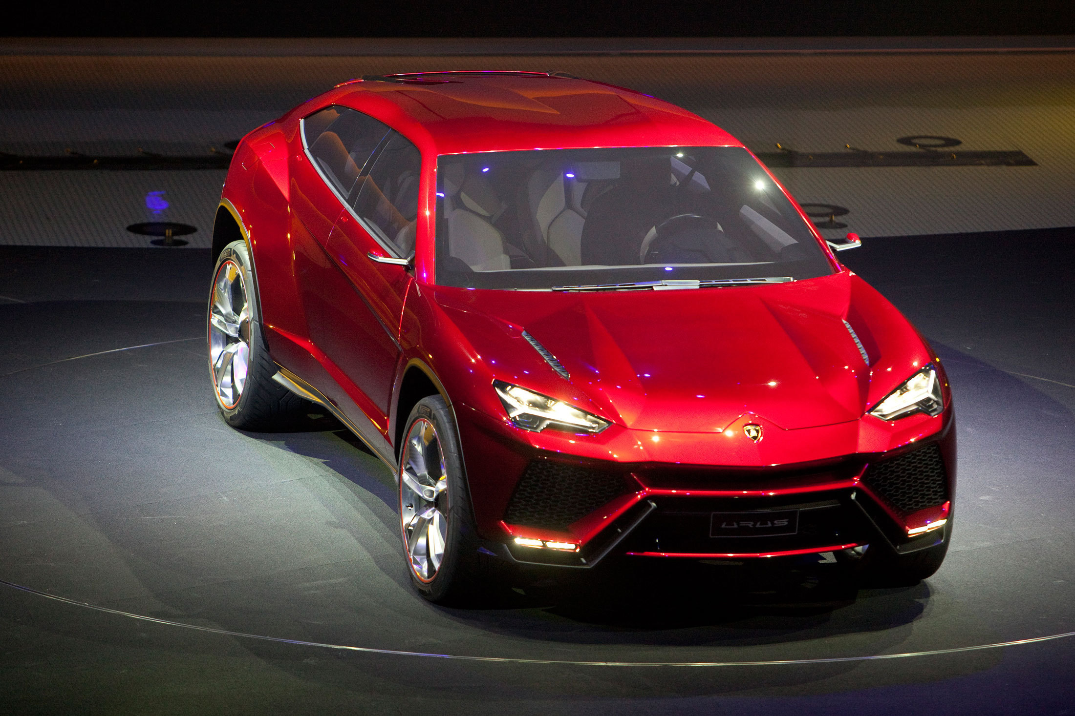 Lamborghini Urus Wallpapers - Lamborghini Urus Red - HD Wallpaper 