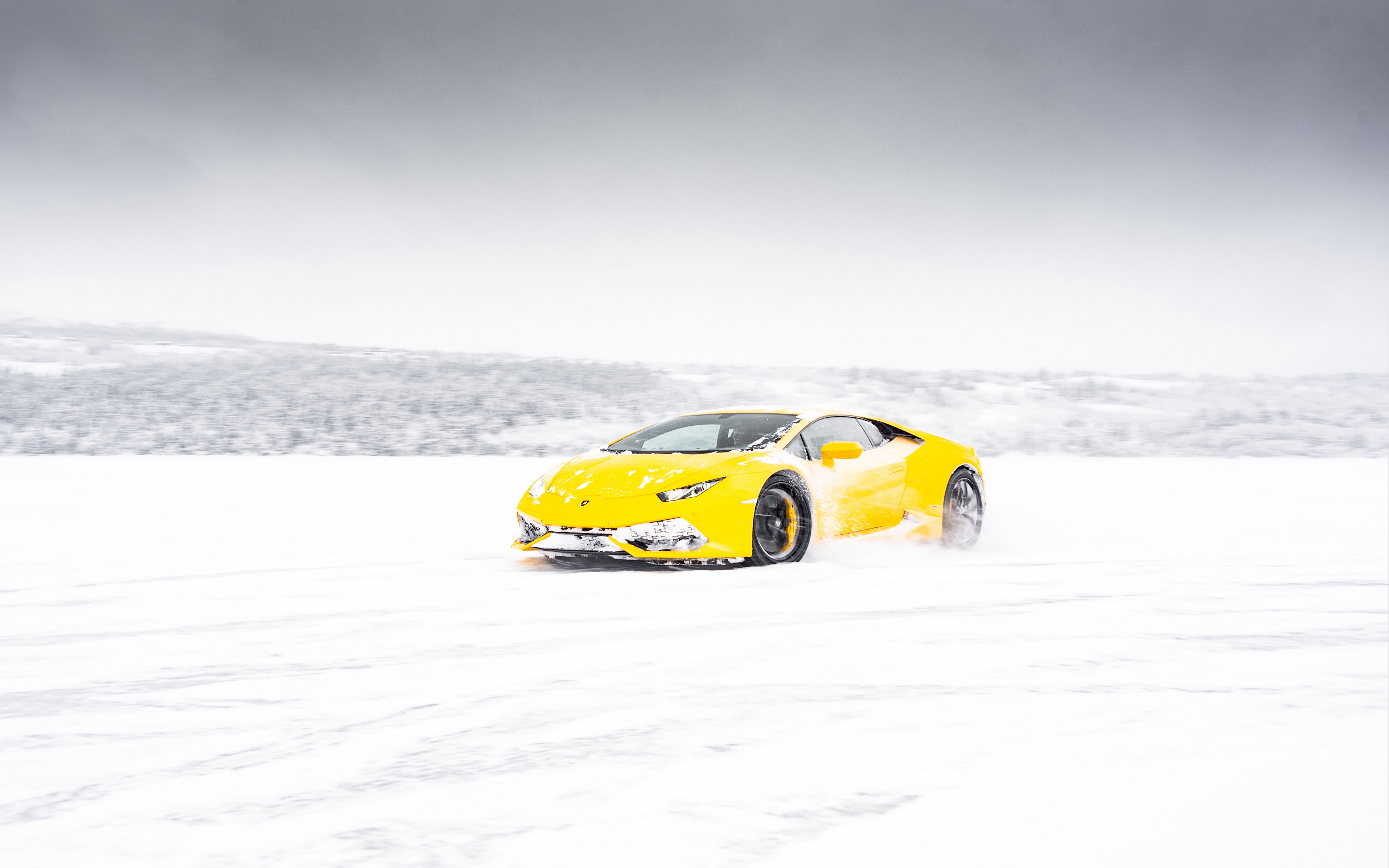Wallpaper Lamborghini Aventador, Lamborghini, Yellow, - Yellow Lamborghini In Snow - HD Wallpaper 