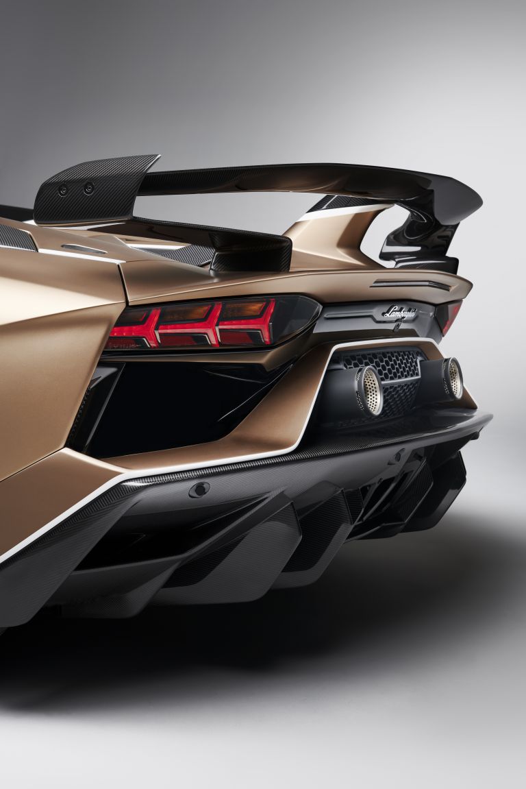 2019 Lamborghini Aventador Svj Roadster - Lamborghini Aventador Svj Roadster Details - HD Wallpaper 