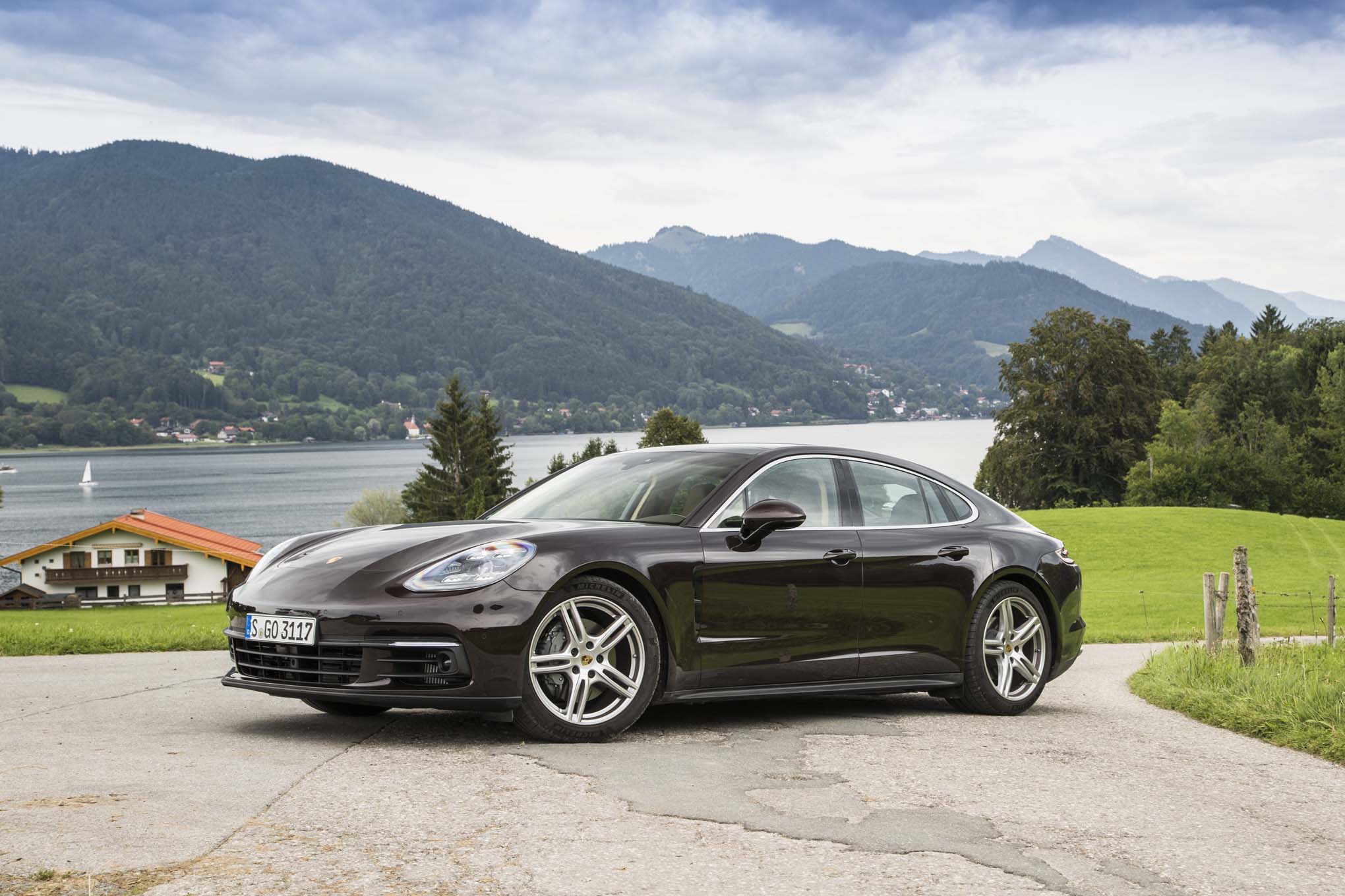 Porsche Panamera Wallpapers Hd - Porsche Panamera 2017 - HD Wallpaper 