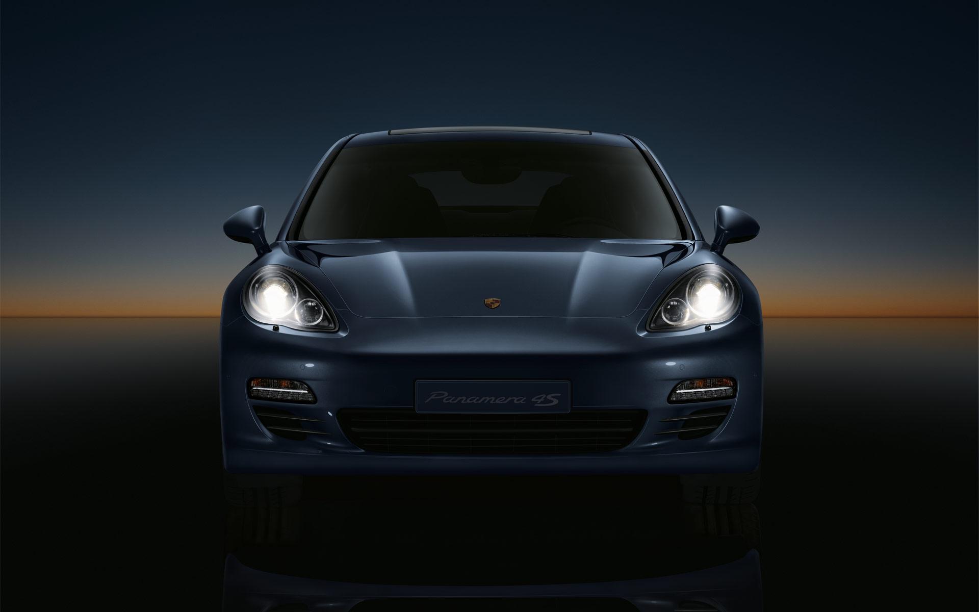 Porsche Panamera 4s - Porsche Panamera Turbo - HD Wallpaper 